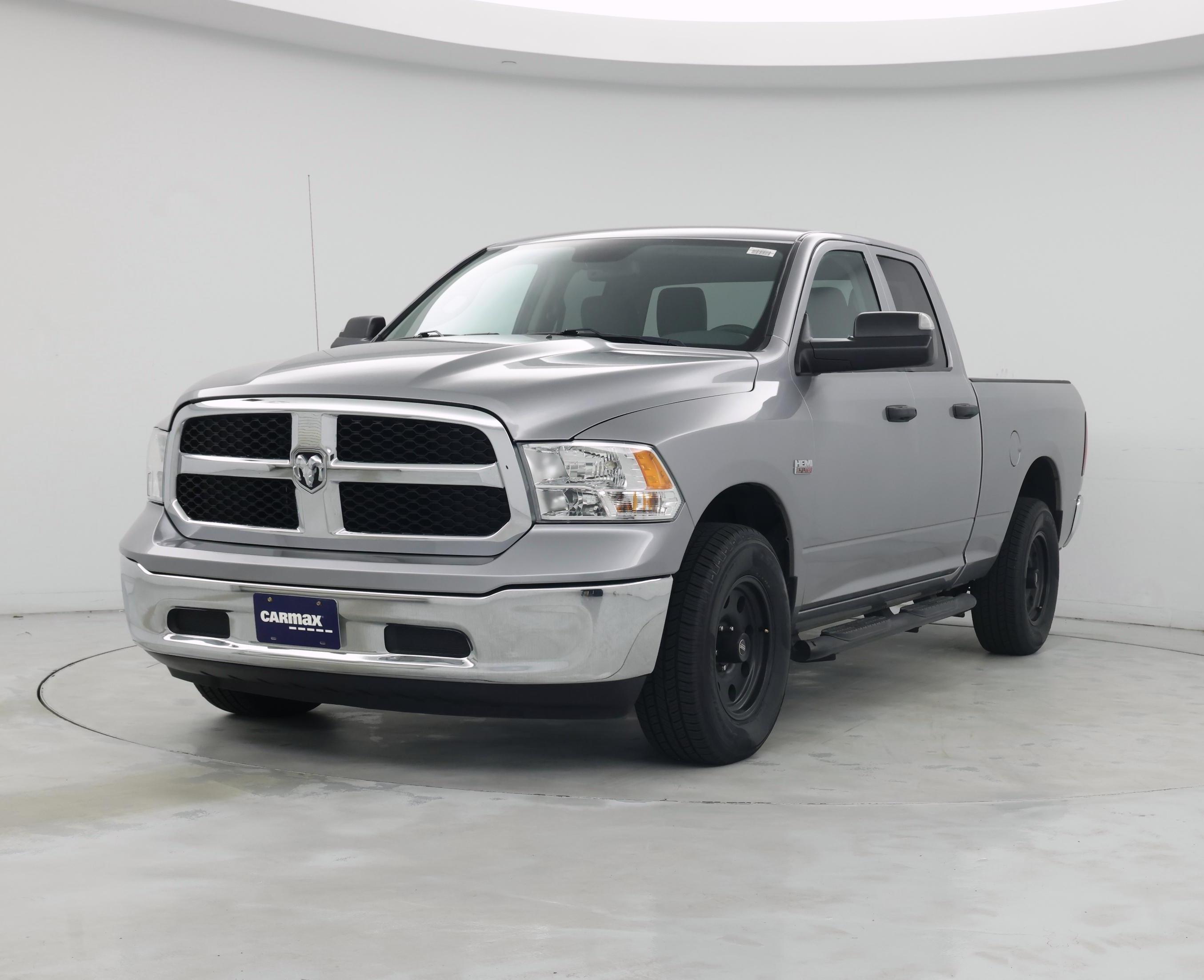 Thumbnail: 2019 RAM 1500 Classic - 4