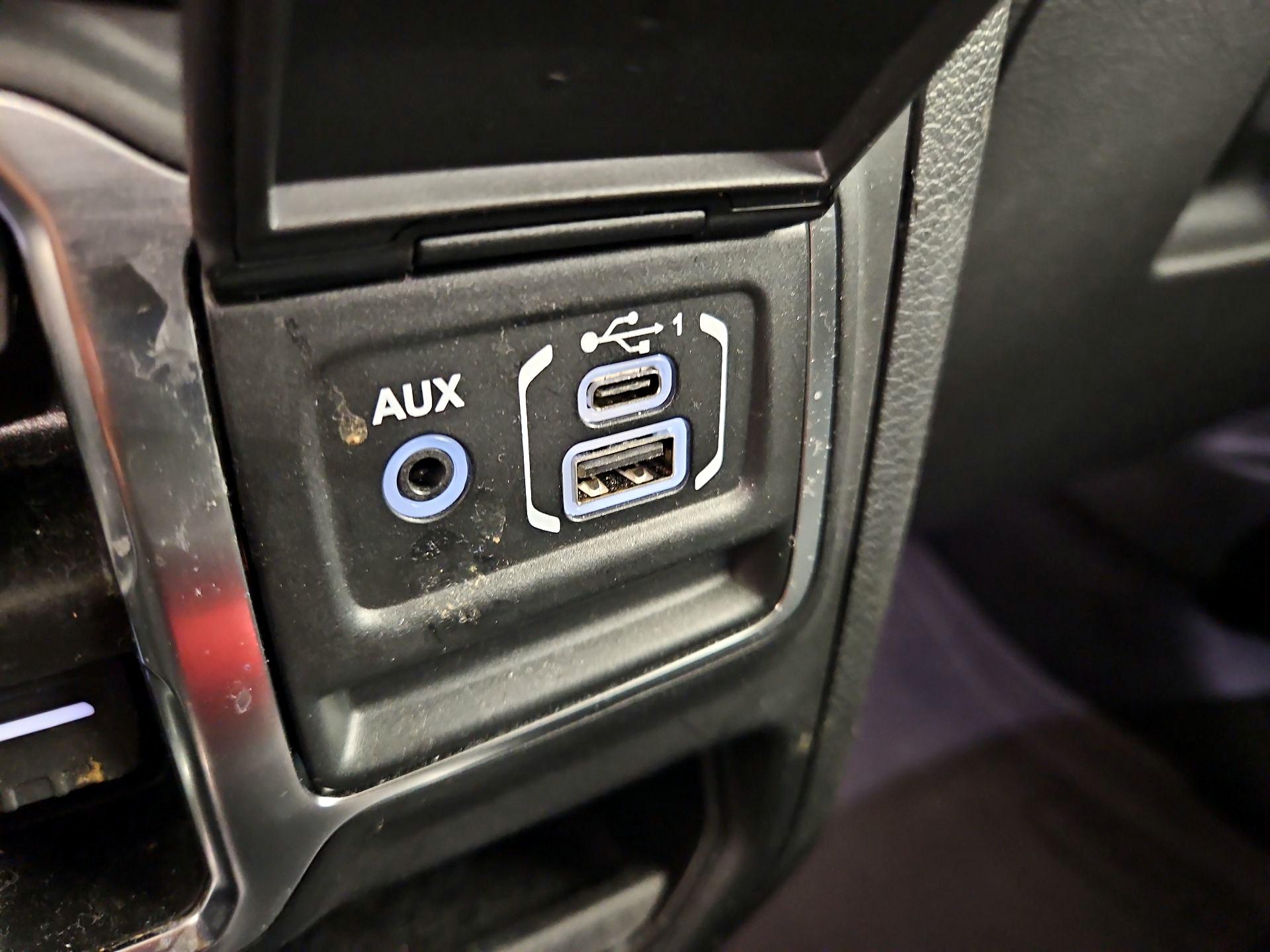 Thumbnail: 2022 Jeep Wrangler - 19