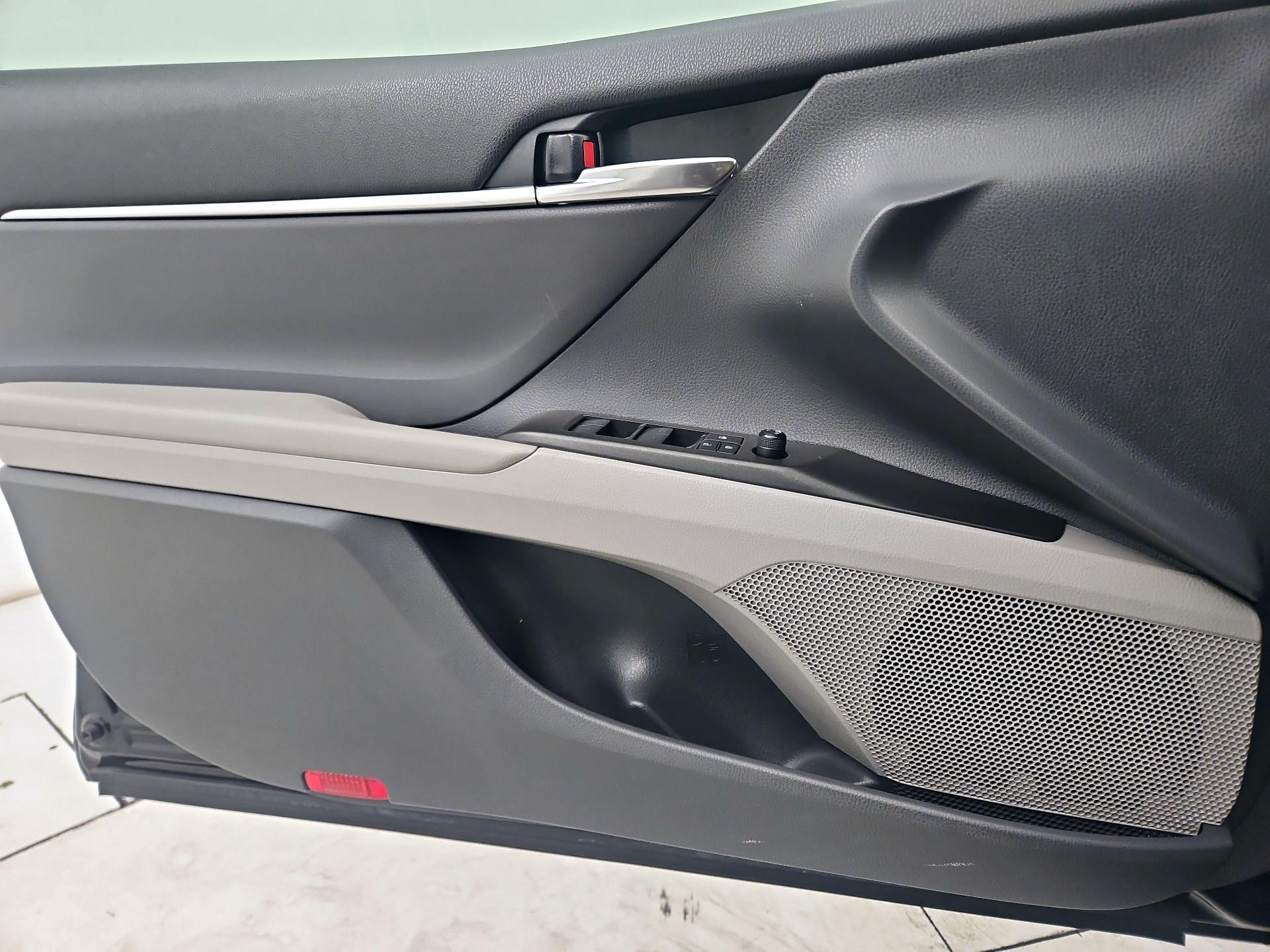 Thumbnail: 2023 Toyota Camry - 12