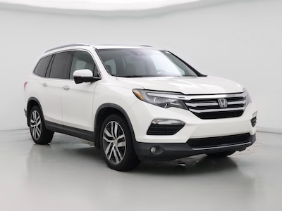 White 2017 Honda Pilot Touring