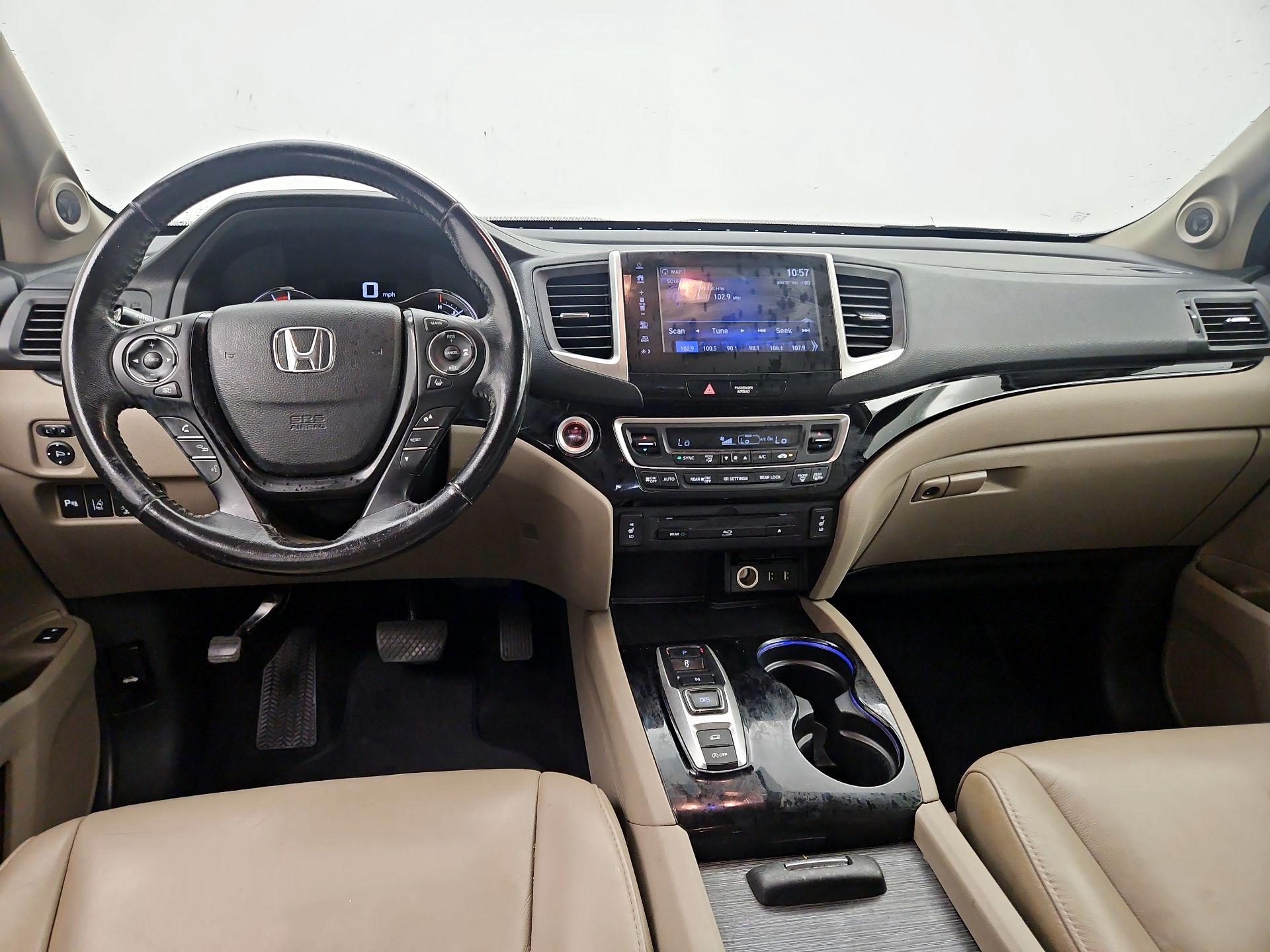 Thumbnail: 2017 Honda Pilot - 9