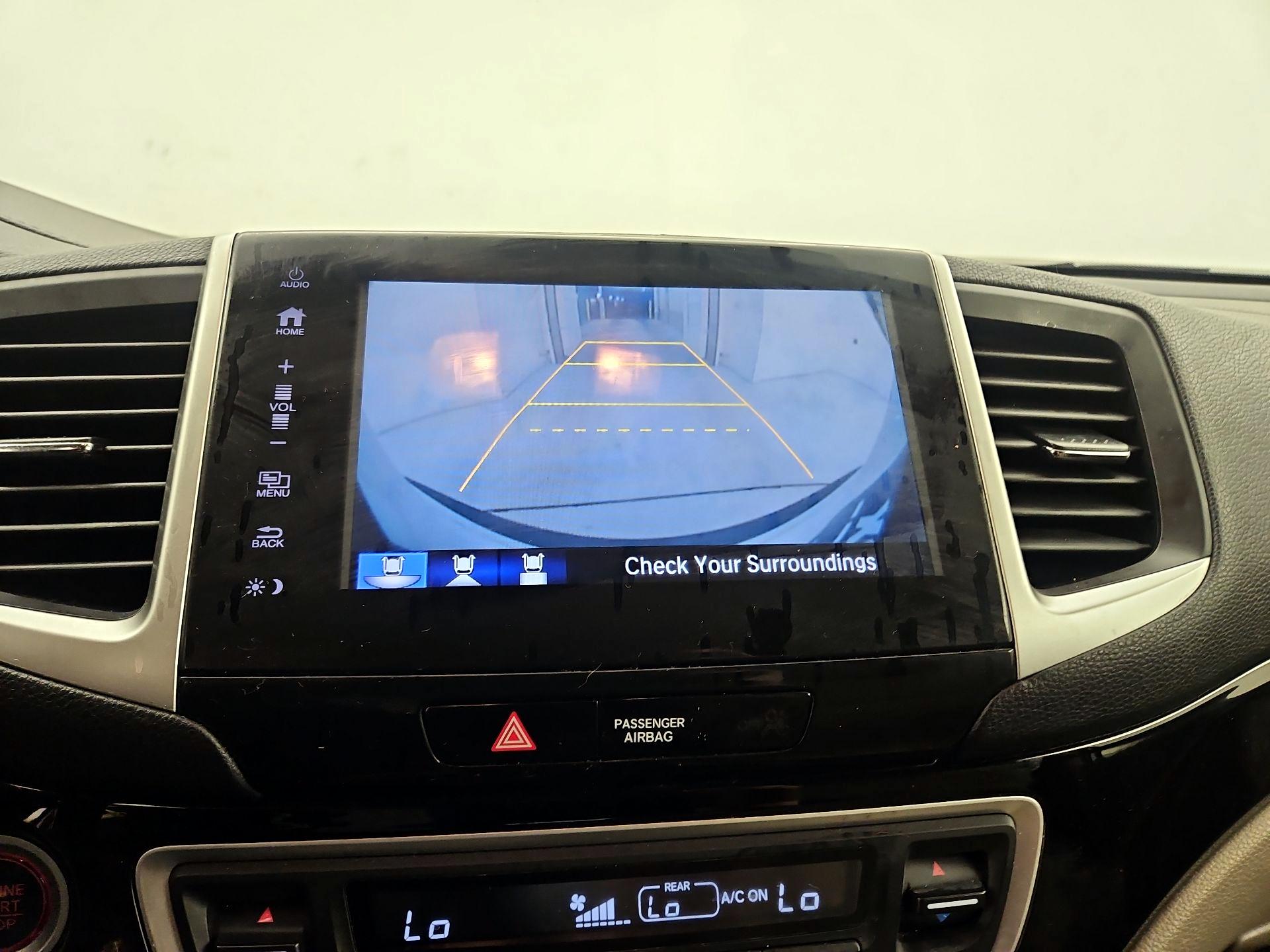 Thumbnail: 2017 Honda Pilot - 14