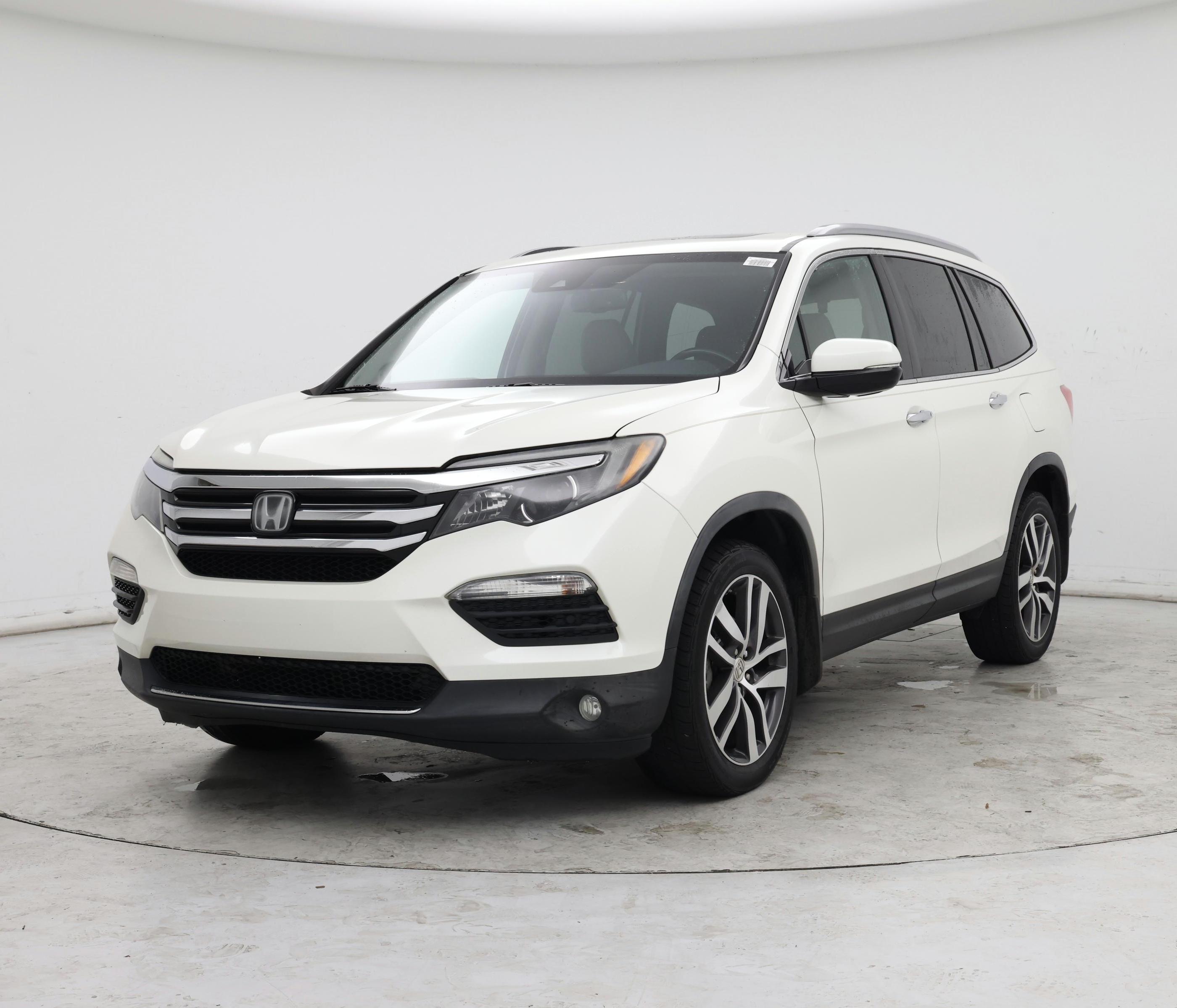 Thumbnail: 2017 Honda Pilot - 4
