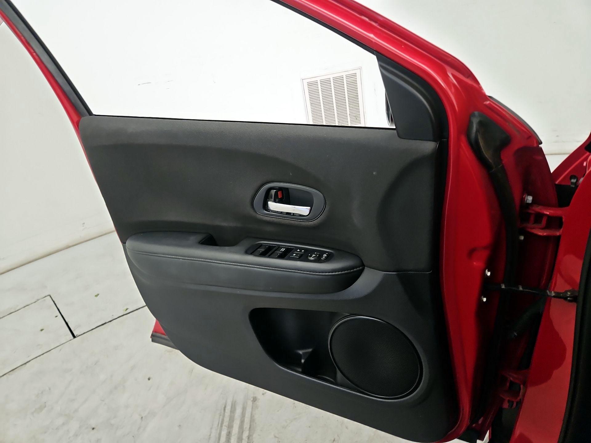 Thumbnail: 2019 Honda HR-V - 12