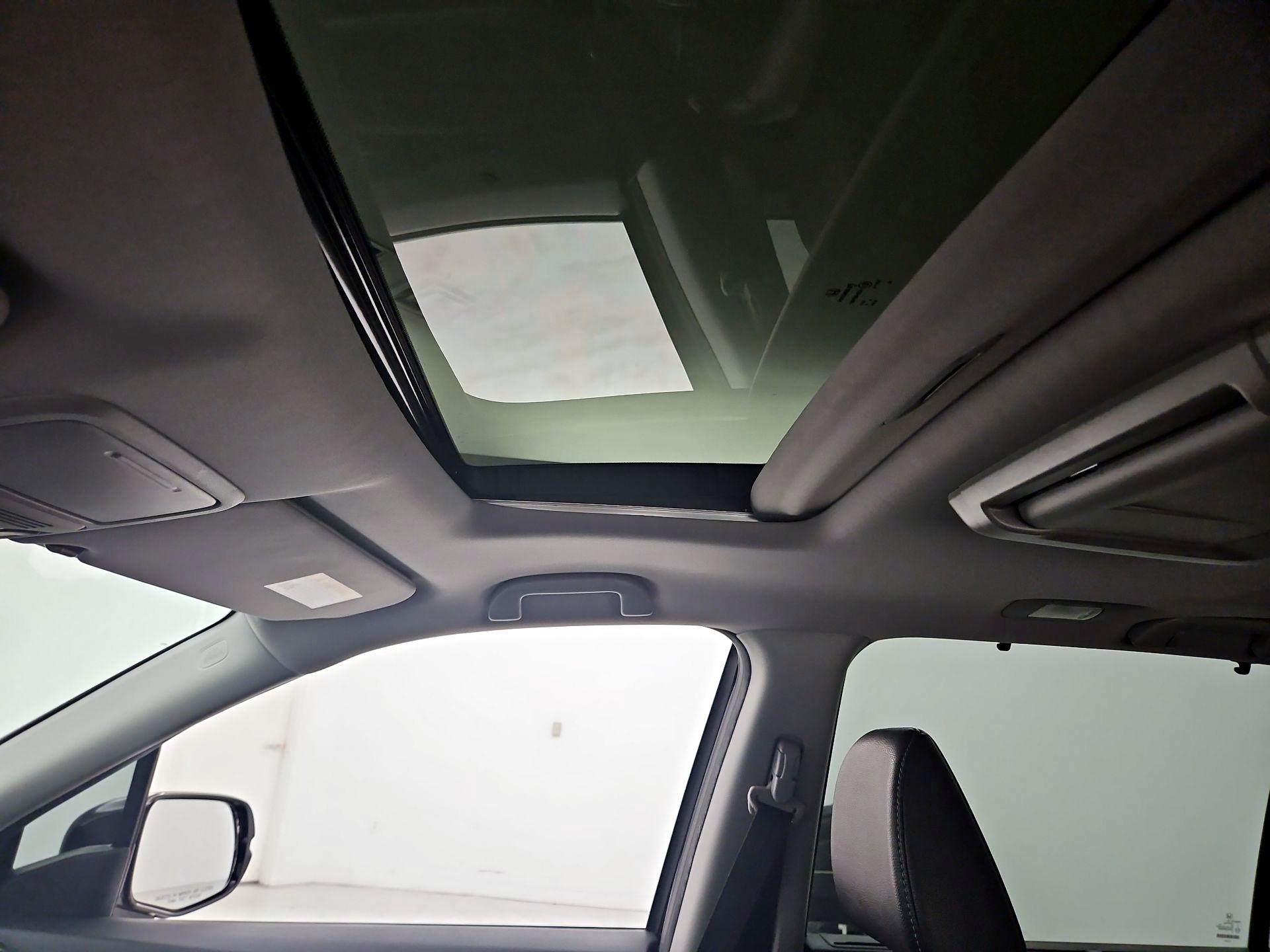 Thumbnail: 2017 Honda Pilot - 20