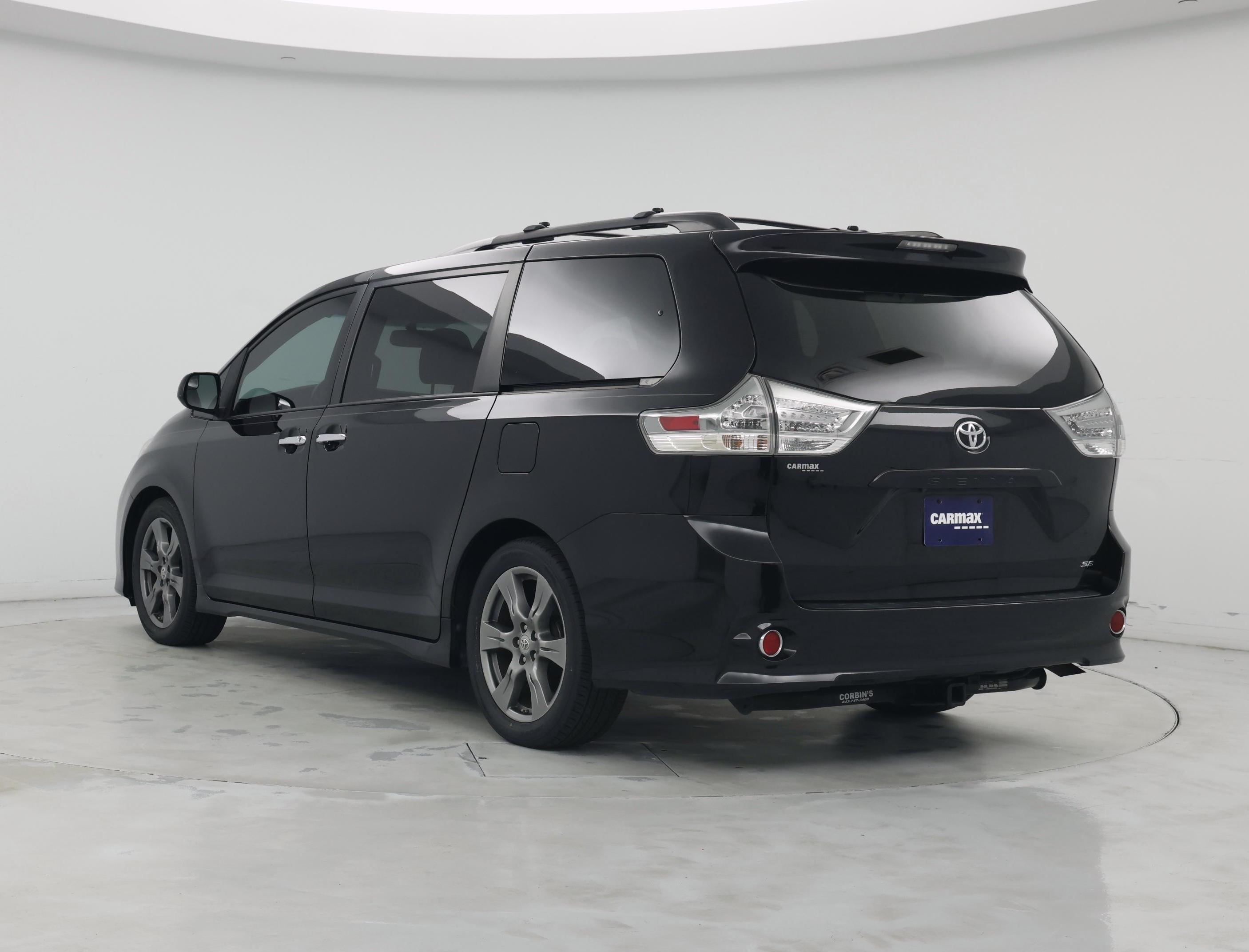 Thumbnail: 2017 Toyota Sienna - 2