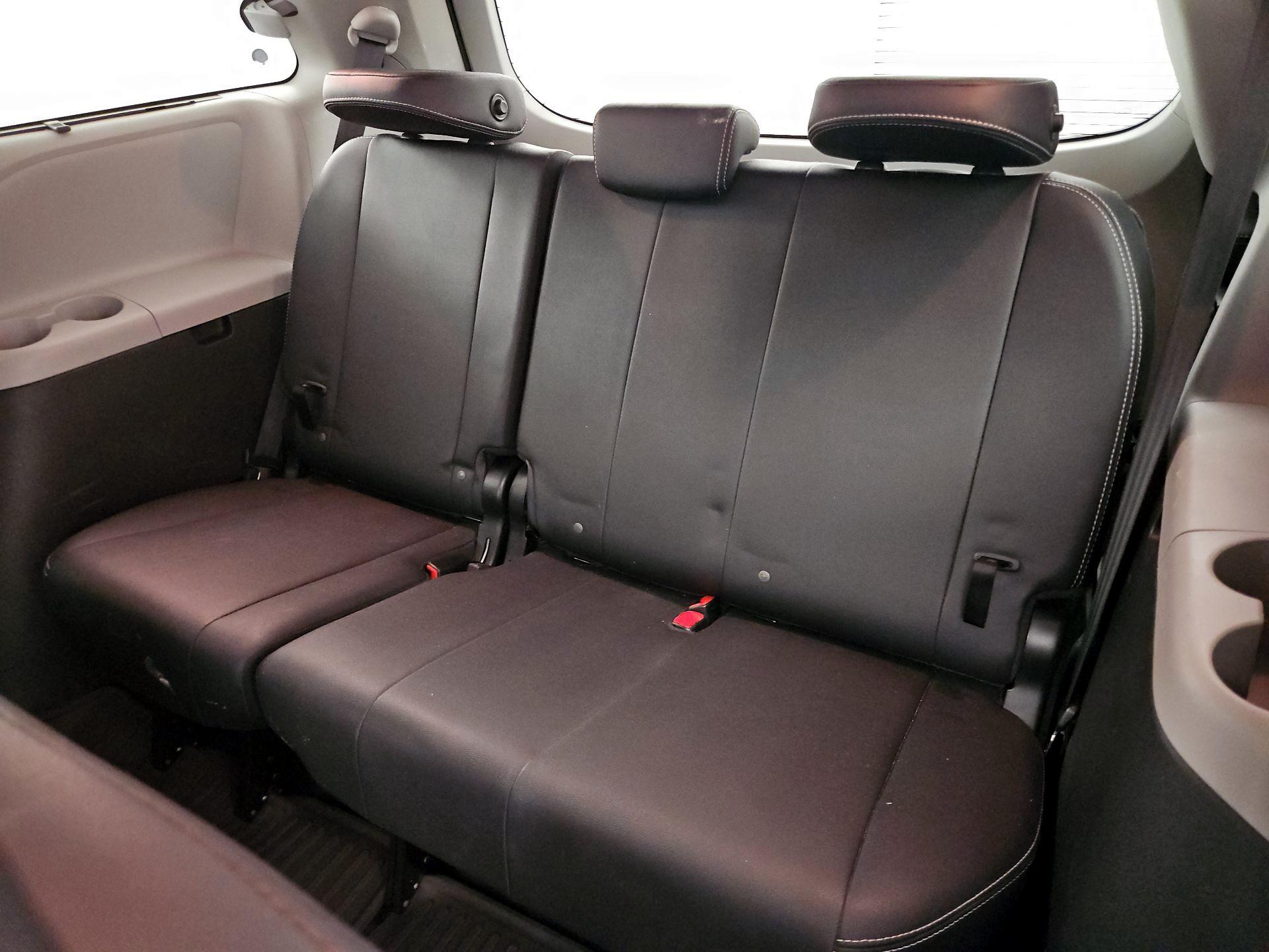 Thumbnail: 2017 Toyota Sienna - 20