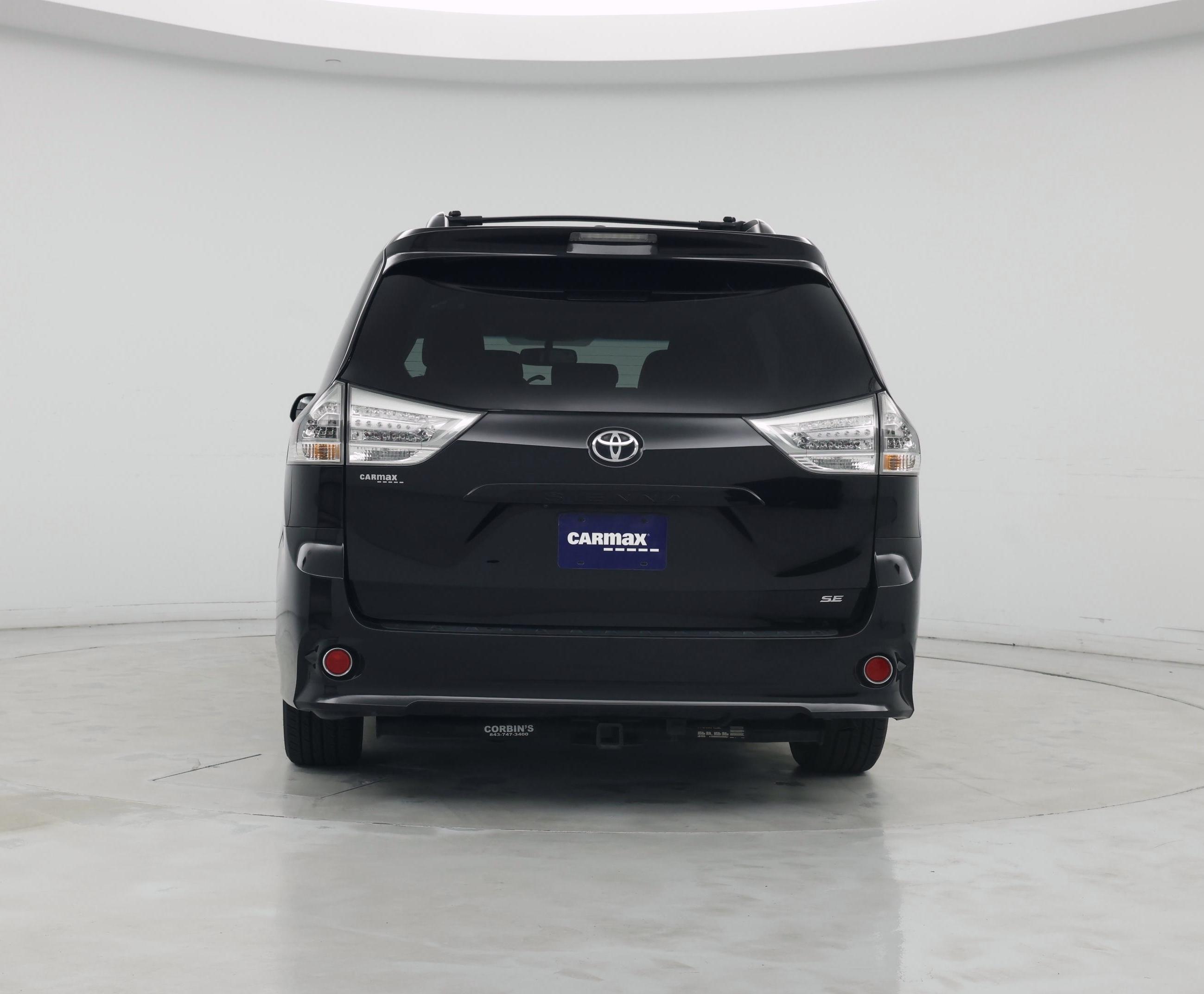 Thumbnail: 2017 Toyota Sienna - 6