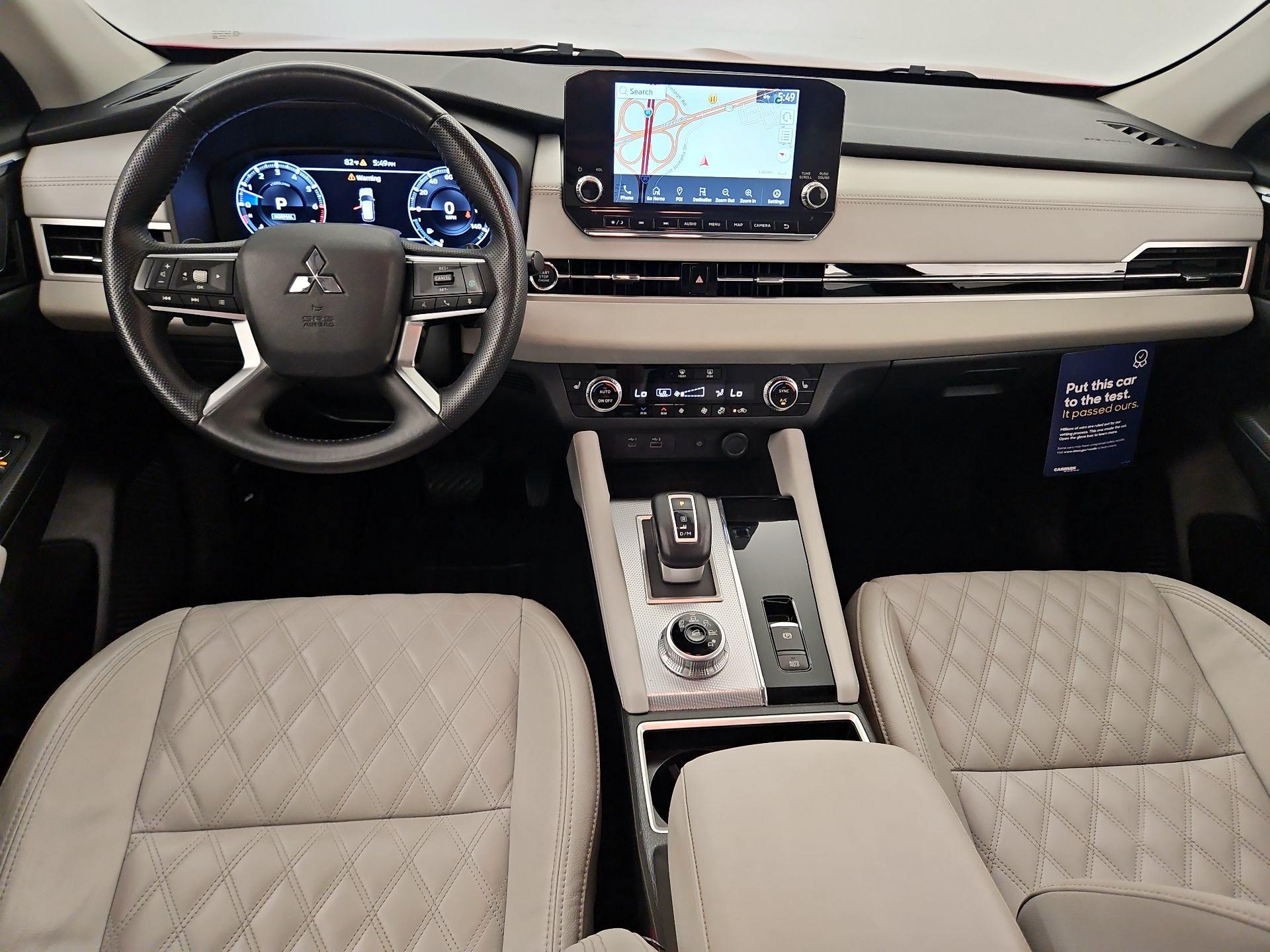 Thumbnail: 2023 Mitsubishi Outlander - 9