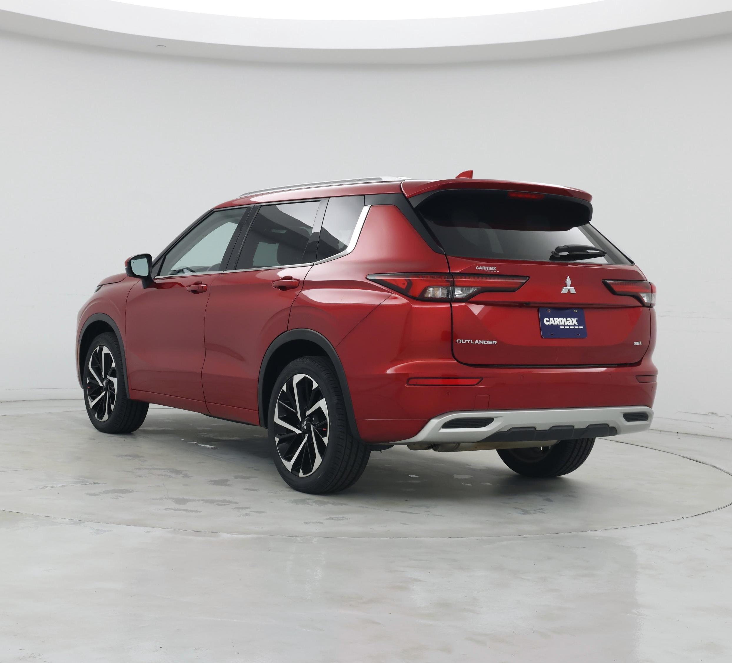 Thumbnail: 2023 Mitsubishi Outlander - 2