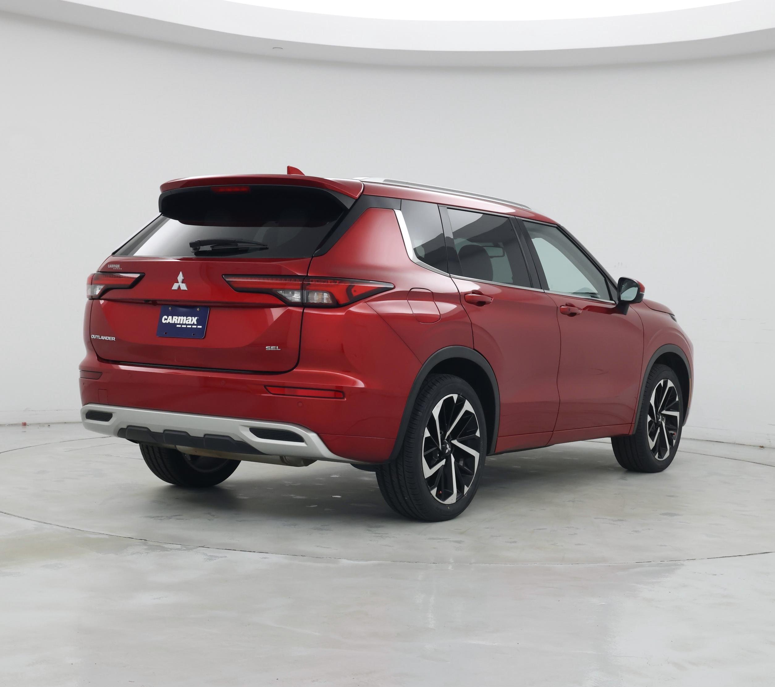 Thumbnail: 2023 Mitsubishi Outlander - 8