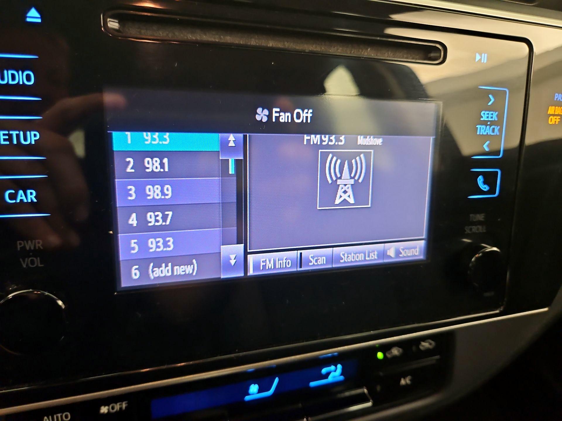 Thumbnail: 2018 Toyota Corolla - 15