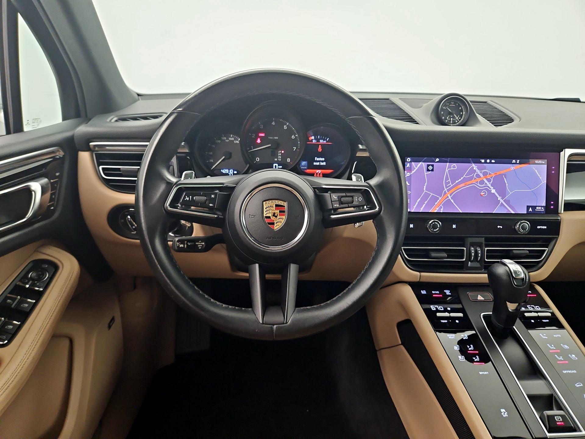 Thumbnail: 2022 Porsche Macan - 10