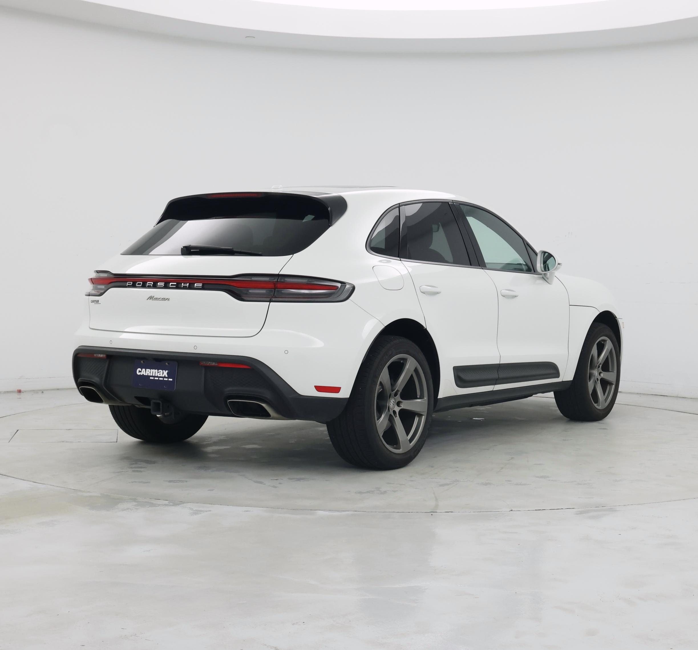 Thumbnail: 2022 Porsche Macan - 8