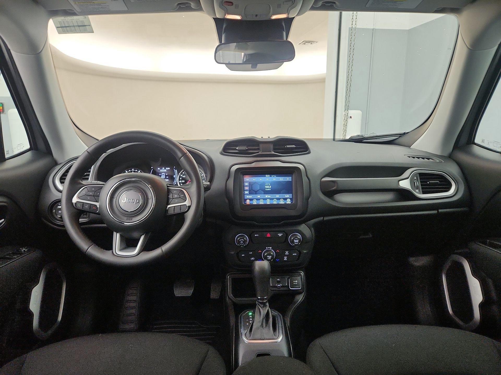 Thumbnail: 2020 Jeep Renegade - 9