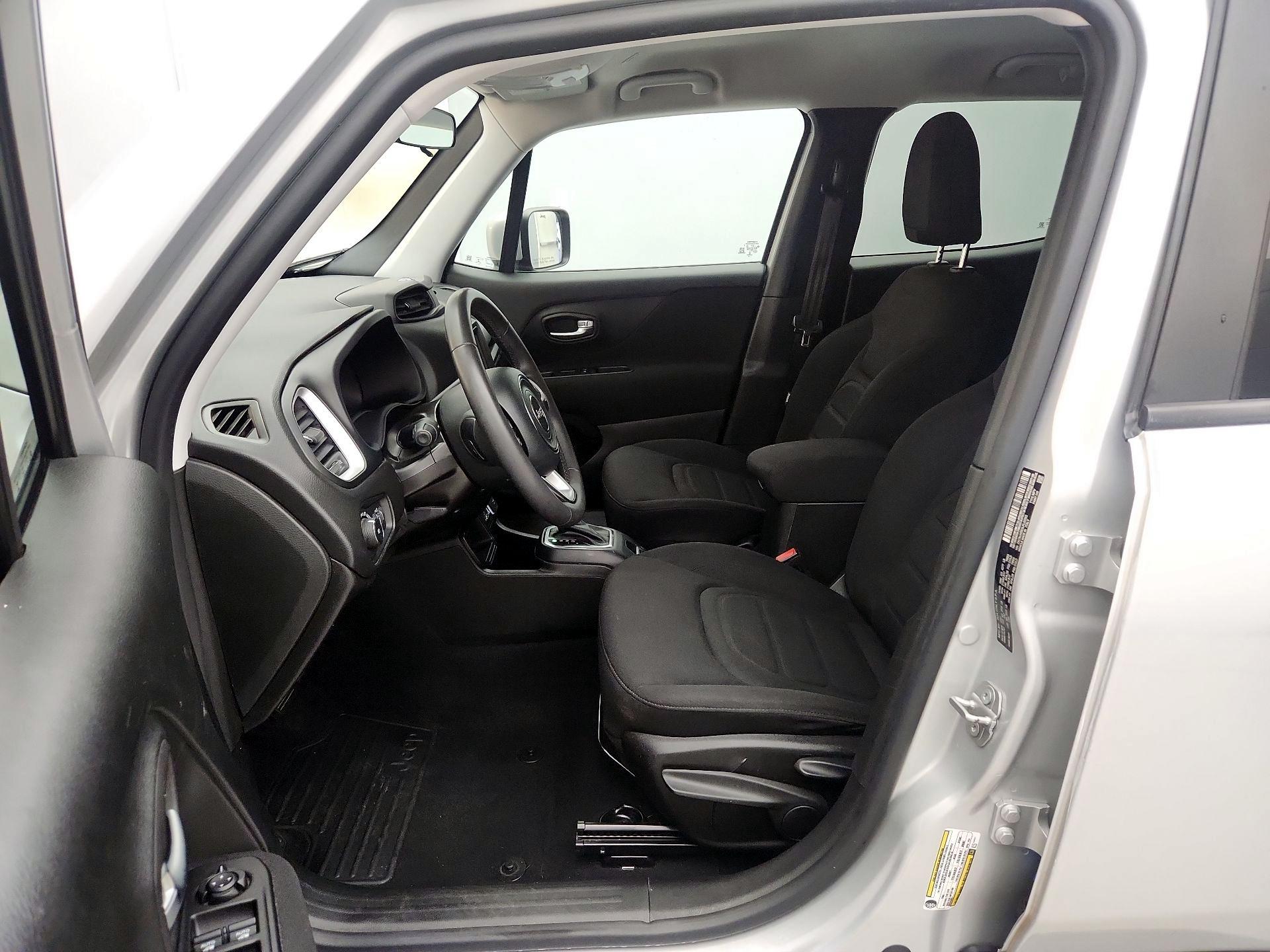 Thumbnail: 2020 Jeep Renegade - 11