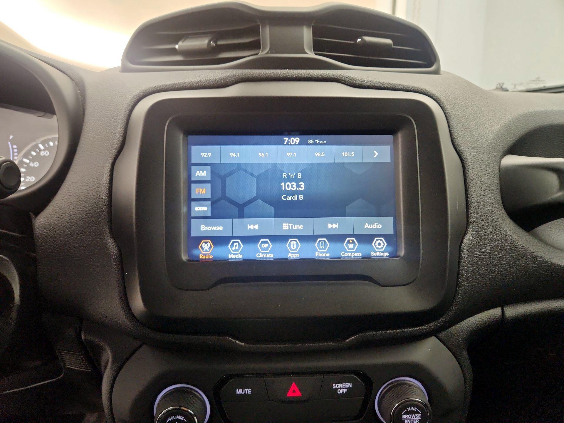 Thumbnail: 2020 Jeep Renegade - 15