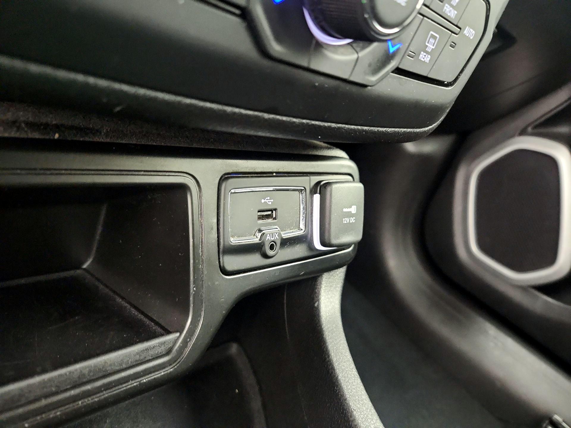 Thumbnail: 2020 Jeep Renegade - 18