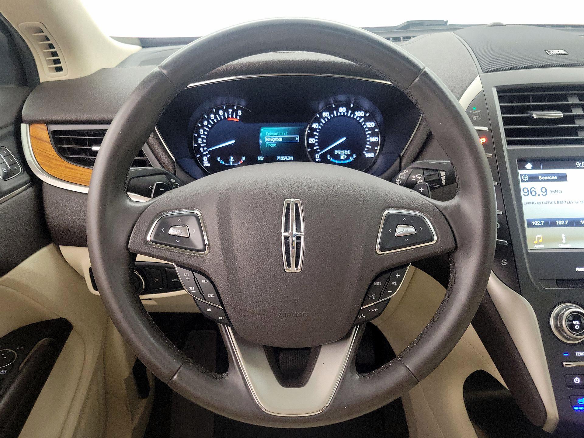 Thumbnail: 2016 Lincoln MKC - 10
