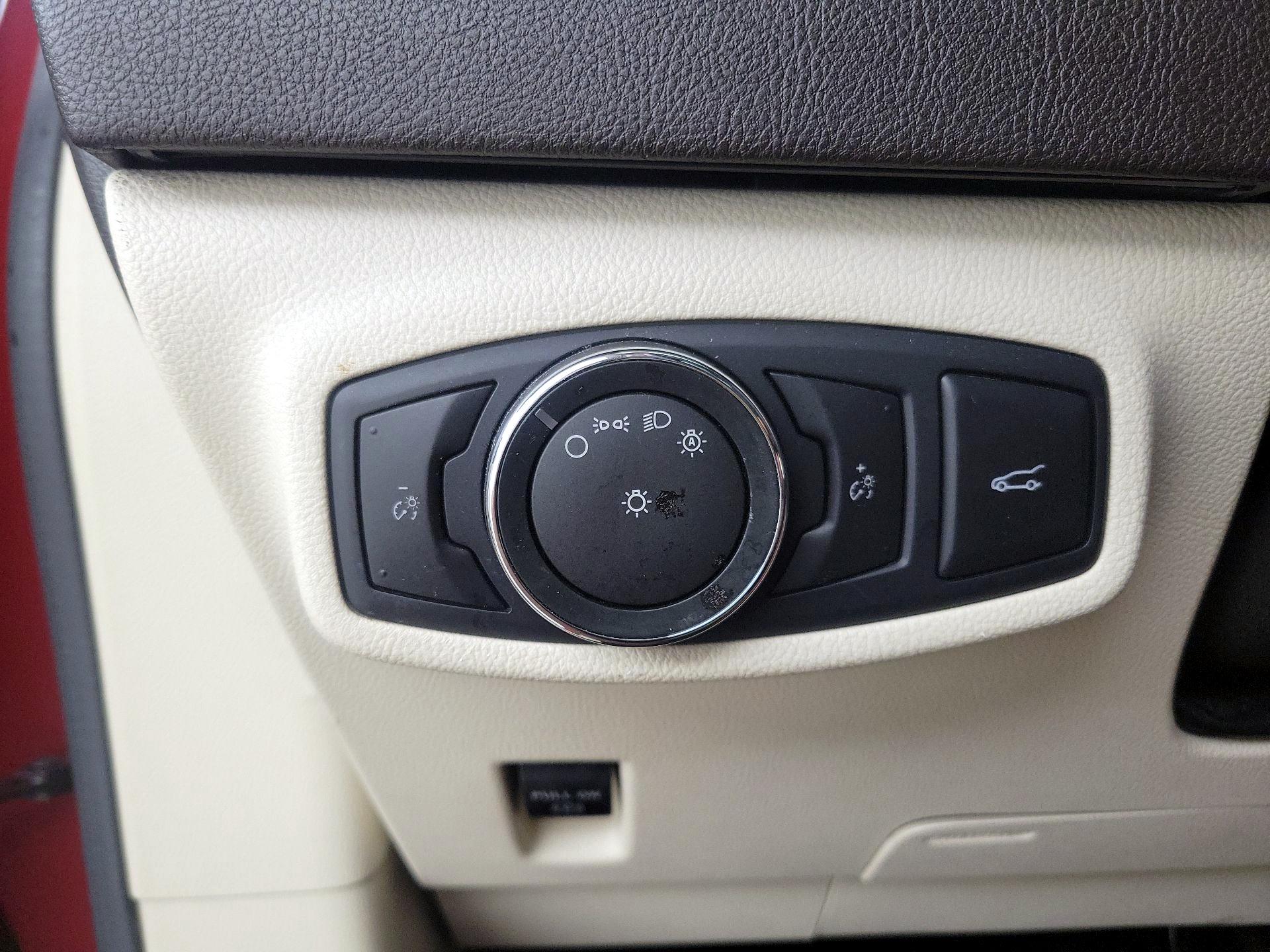 Thumbnail: 2016 Lincoln MKC - 13