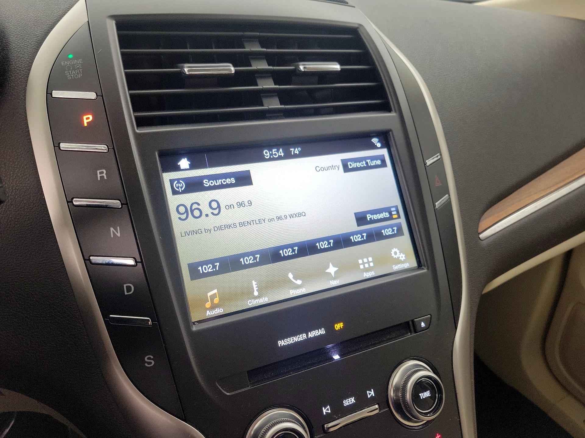 Thumbnail: 2016 Lincoln MKC - 16
