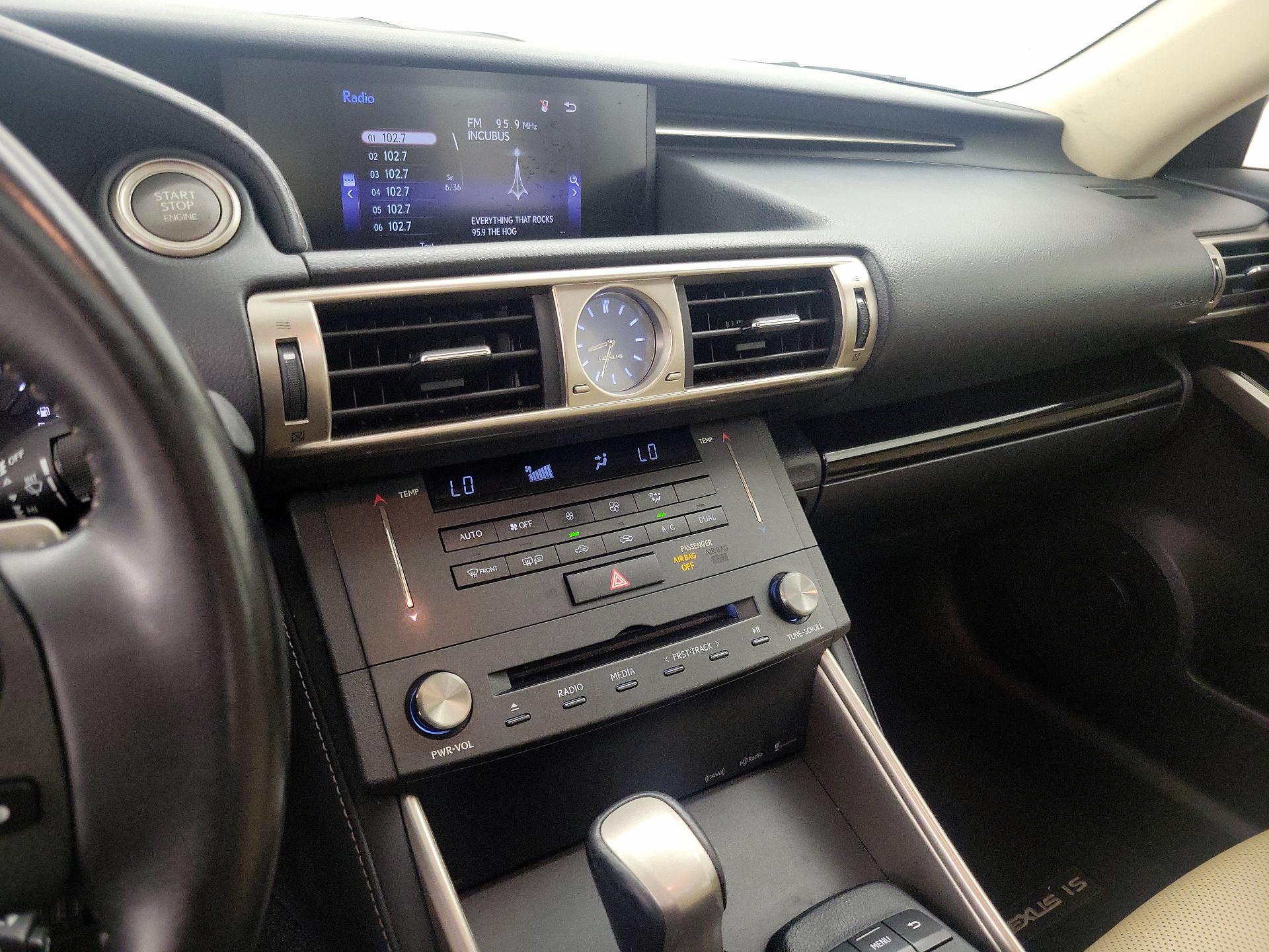 Thumbnail: 2015 Lexus IS - 16