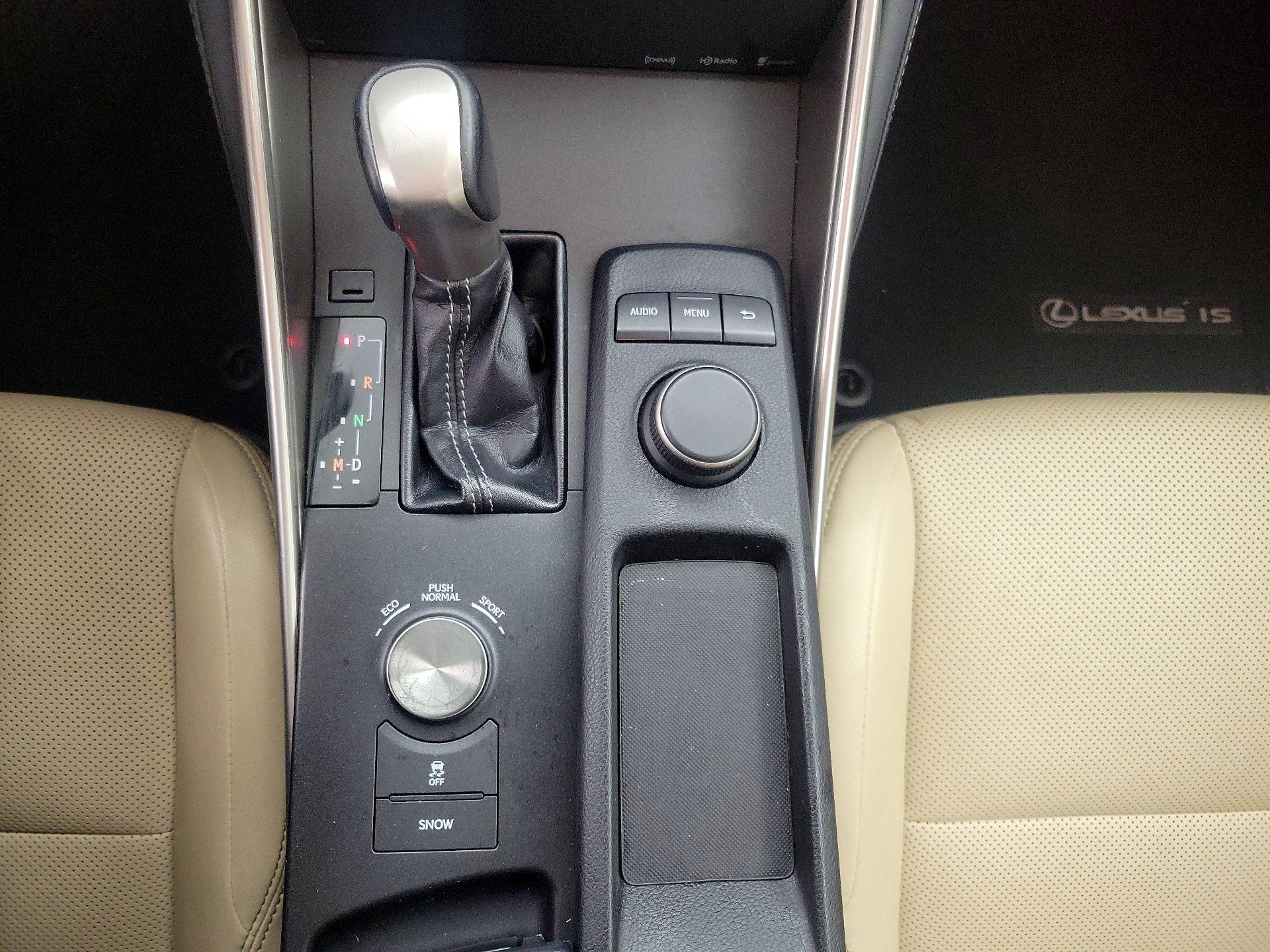 Thumbnail: 2015 Lexus IS - 17