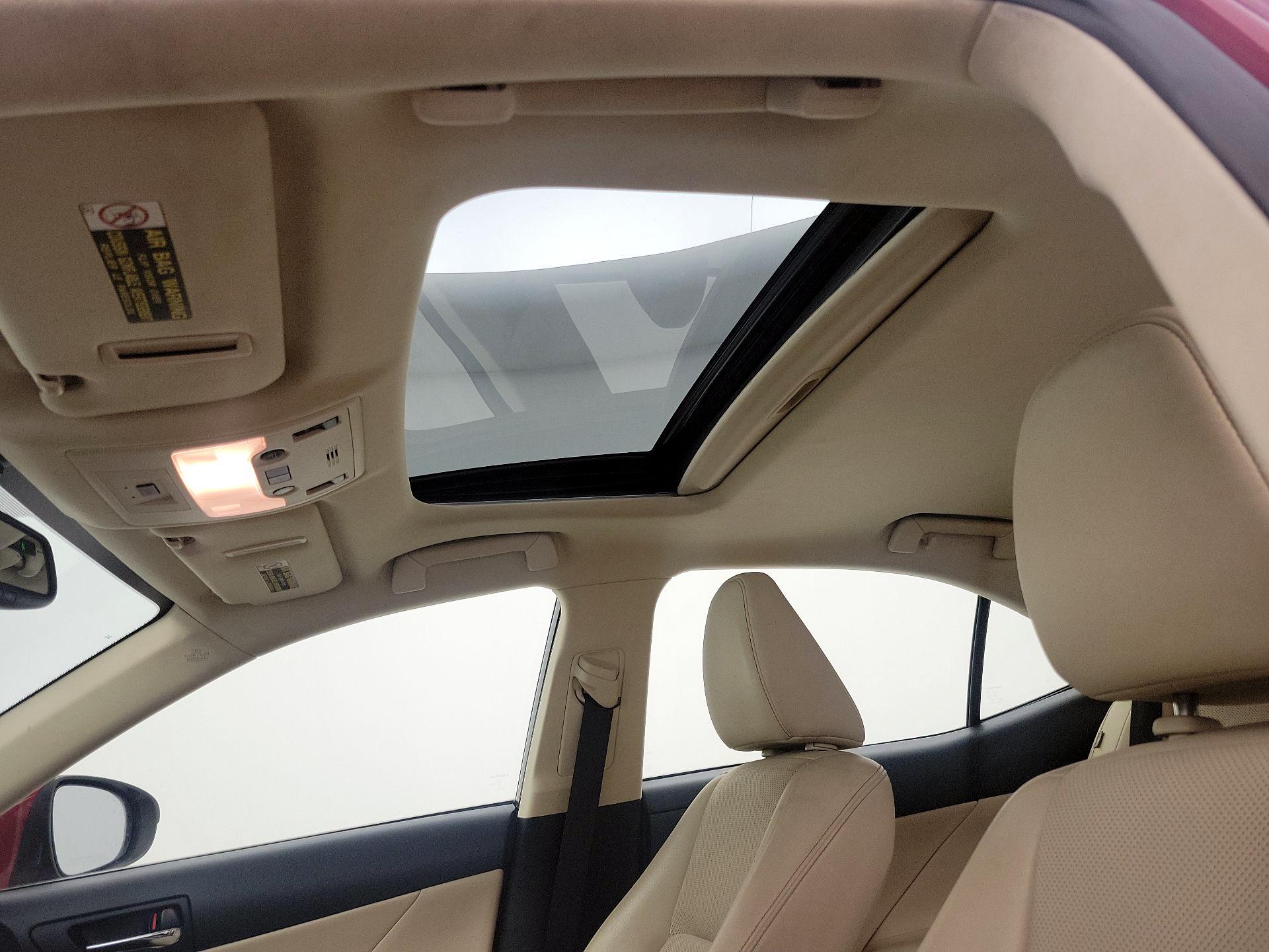 Thumbnail: 2015 Lexus IS - 19