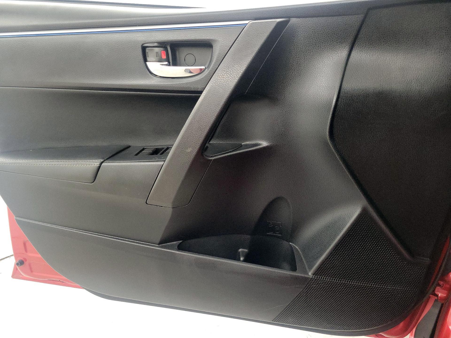 Thumbnail: 2015 Toyota Corolla - 12