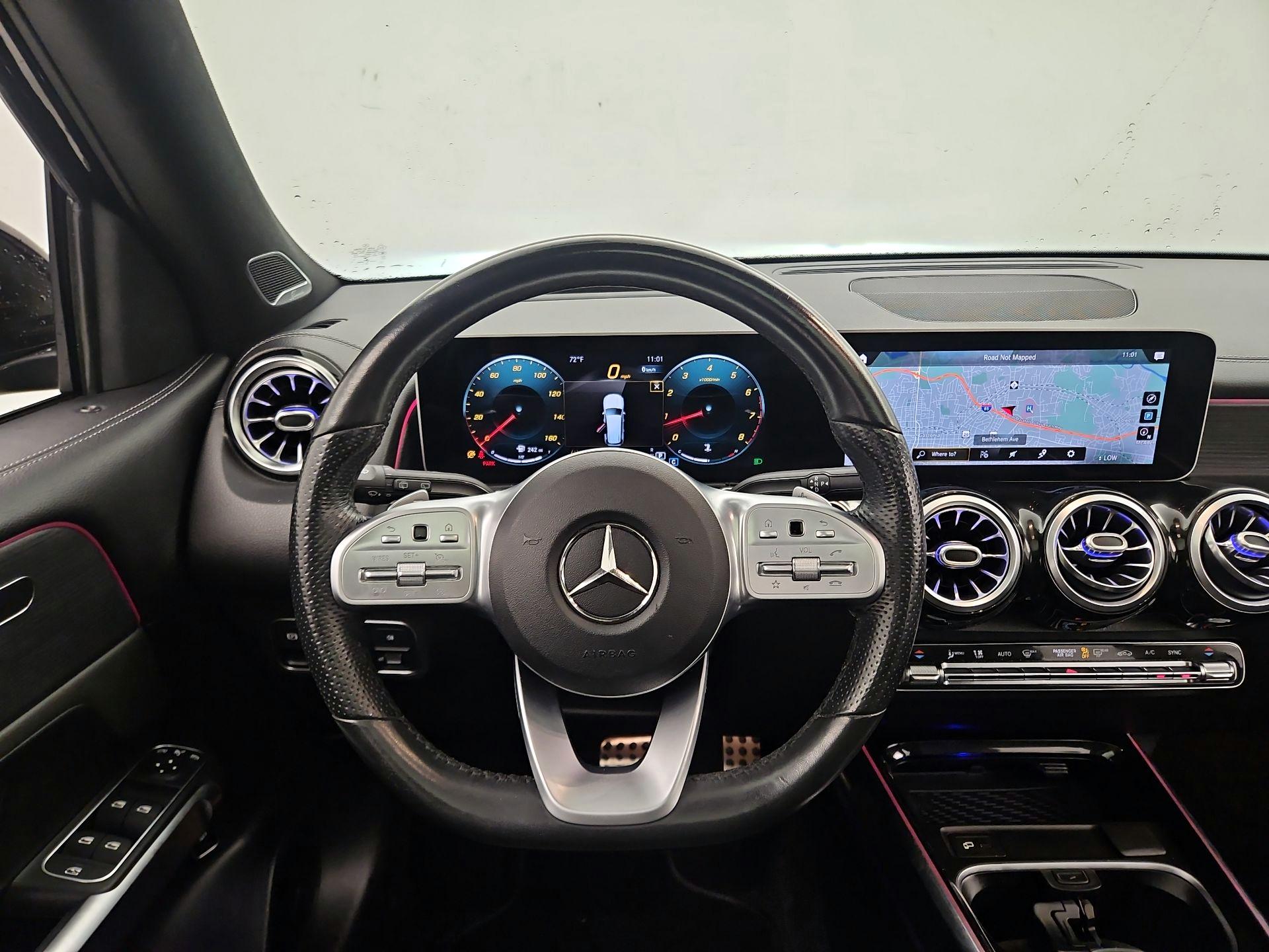 Thumbnail: 2020 Mercedes-Benz GLB - 10