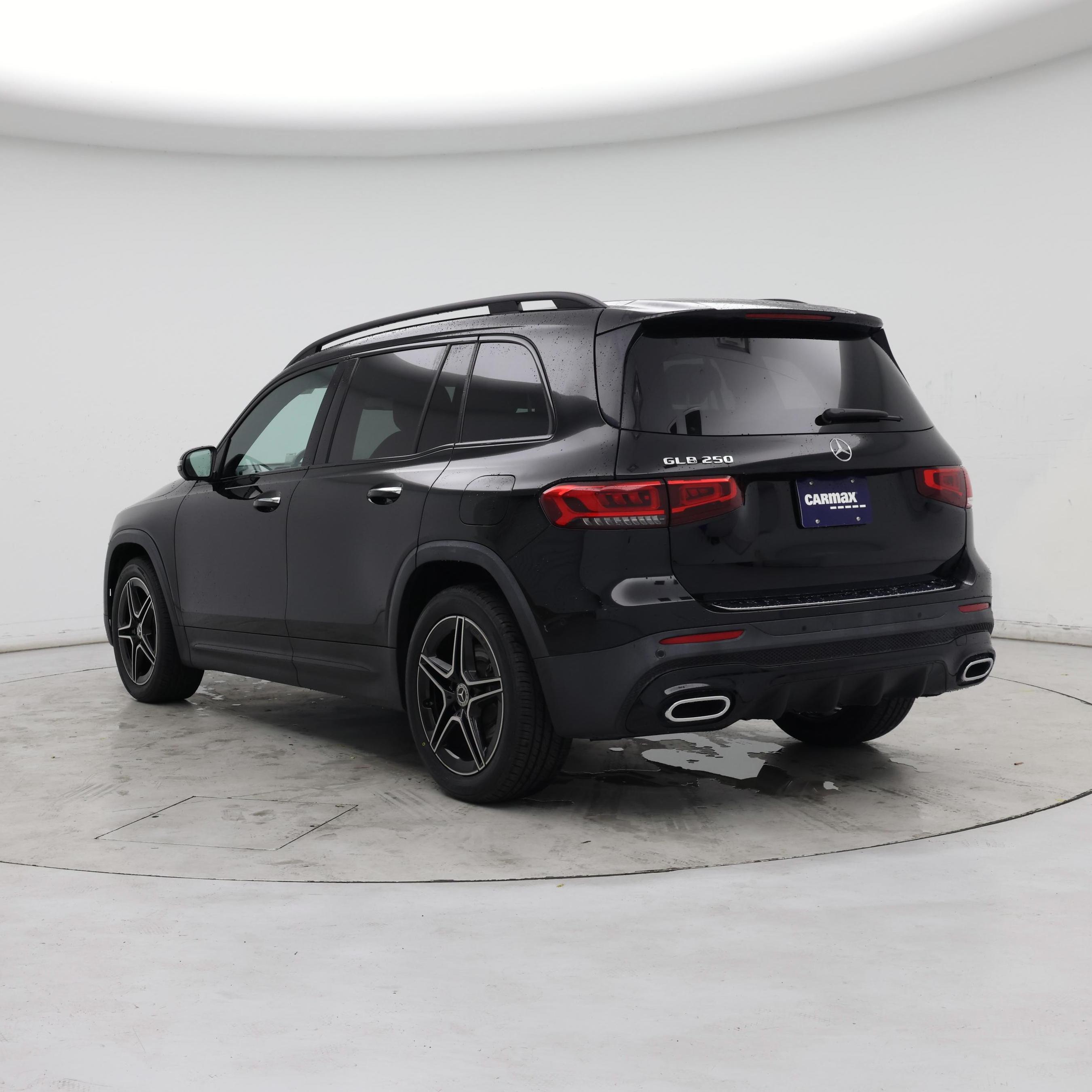 Thumbnail: 2020 Mercedes-Benz GLB - 2