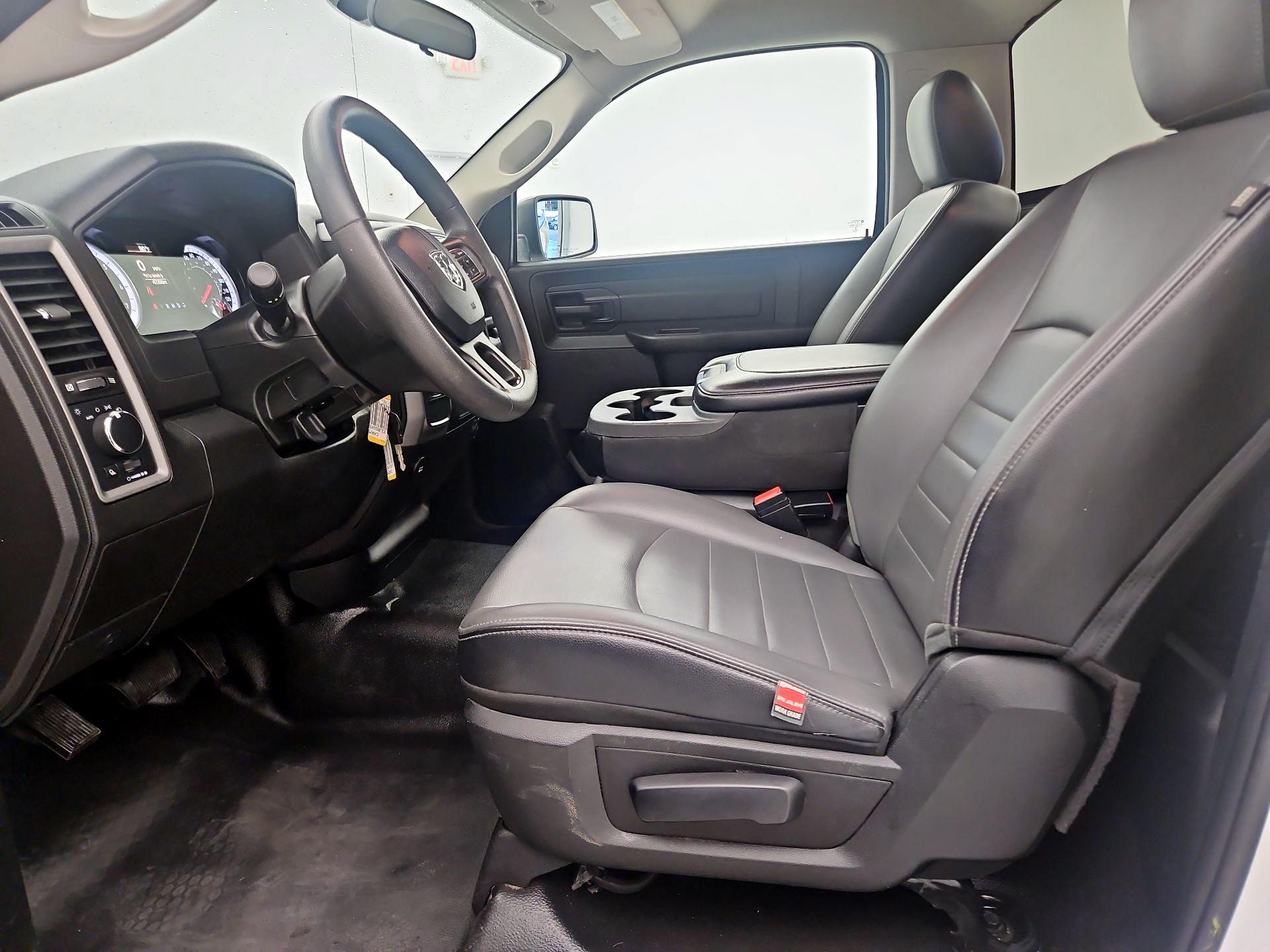 Thumbnail: 2021 RAM 1500 Classic - 11