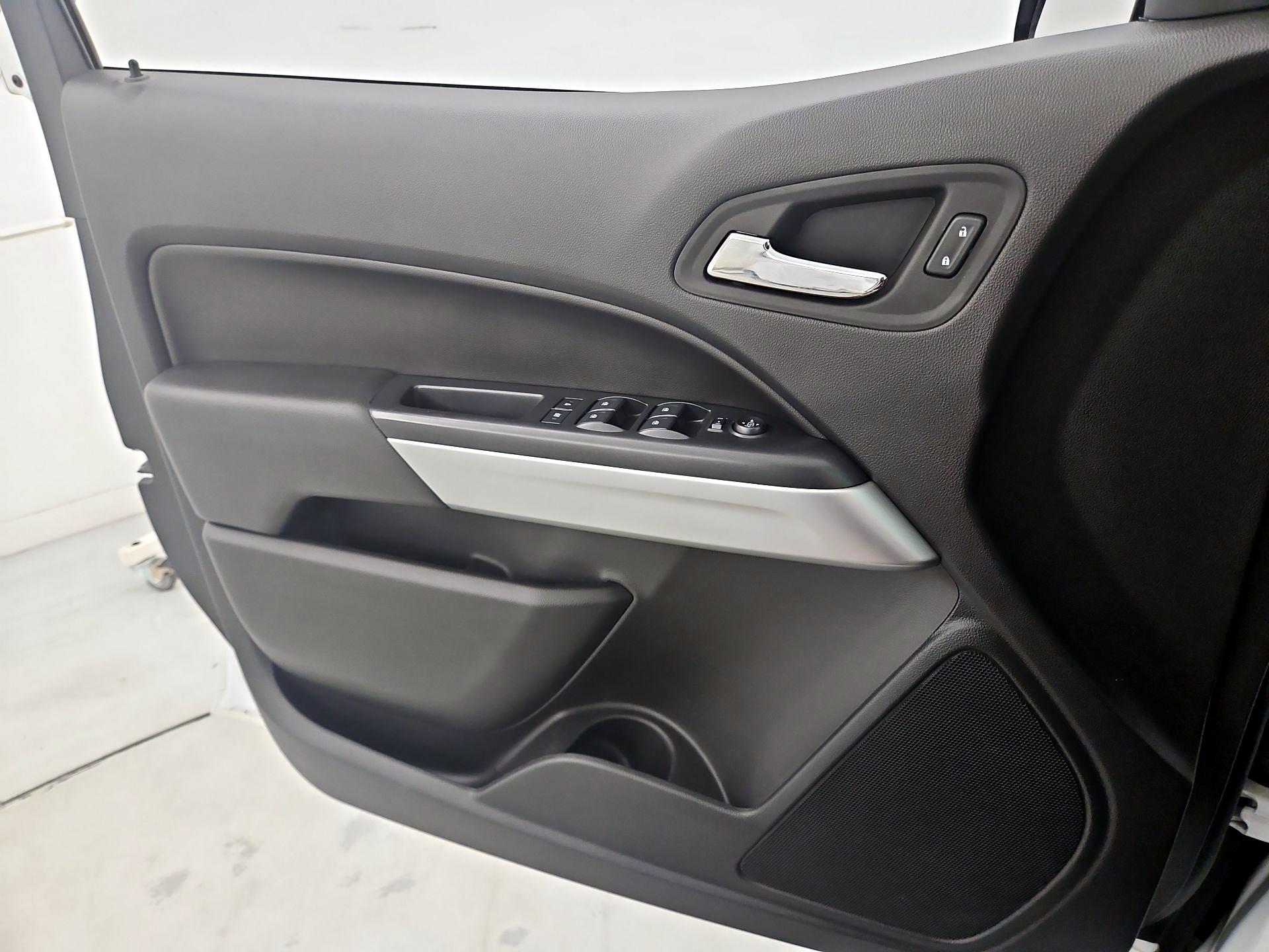 Thumbnail: 2022 Chevrolet Colorado - 12