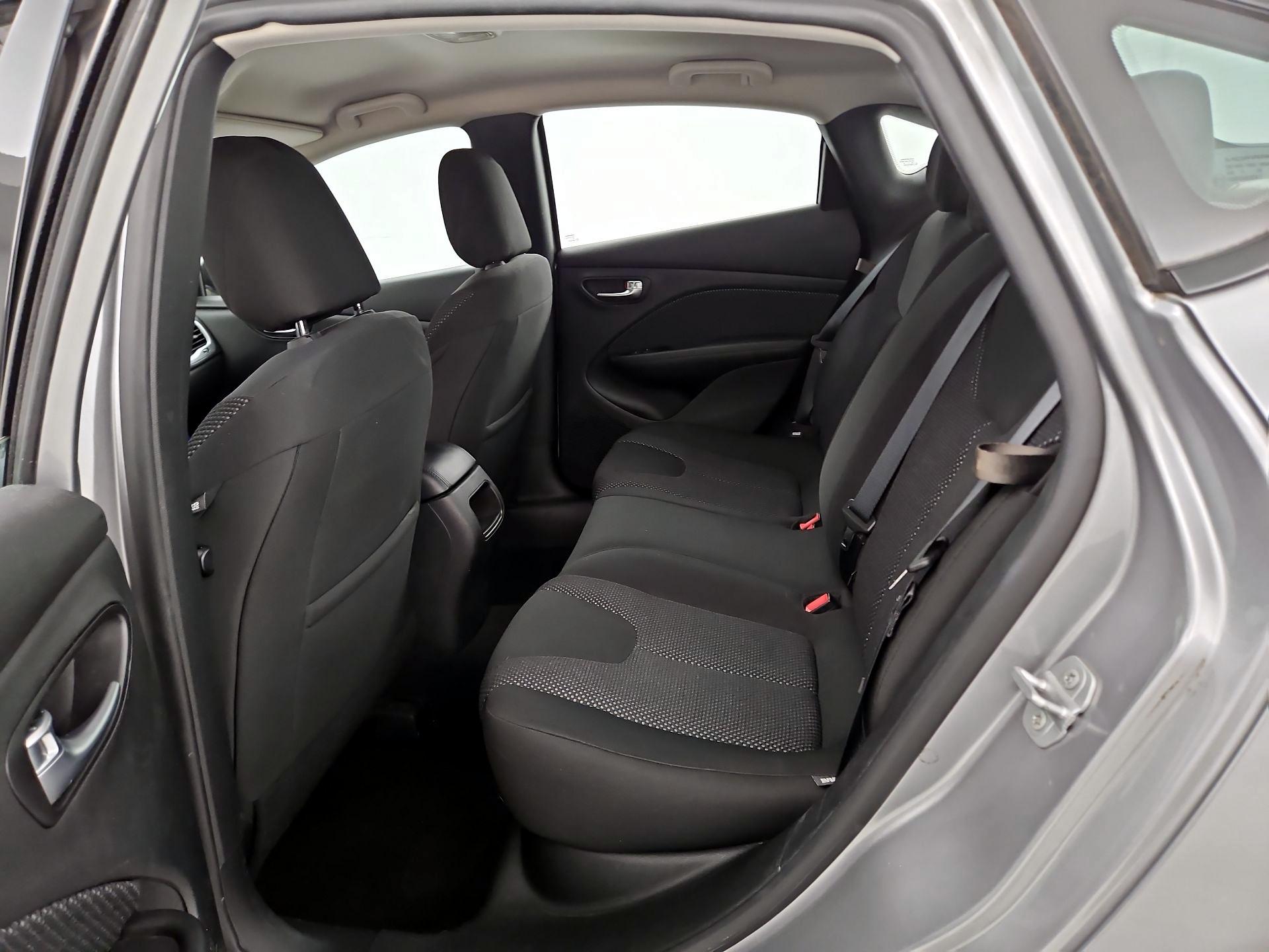 Thumbnail: 2016 Dodge Dart - 18