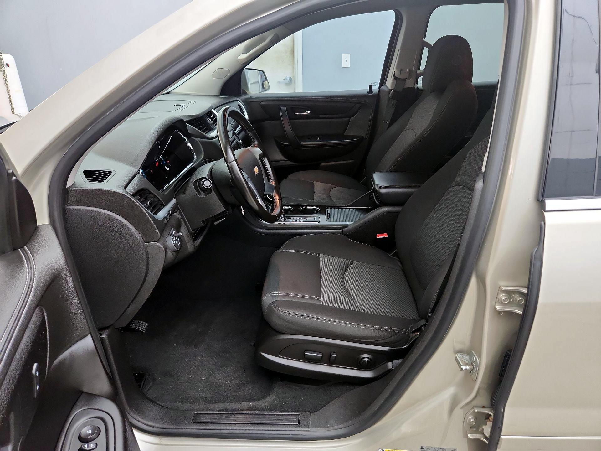 Thumbnail: 2016 Chevrolet Traverse - 11