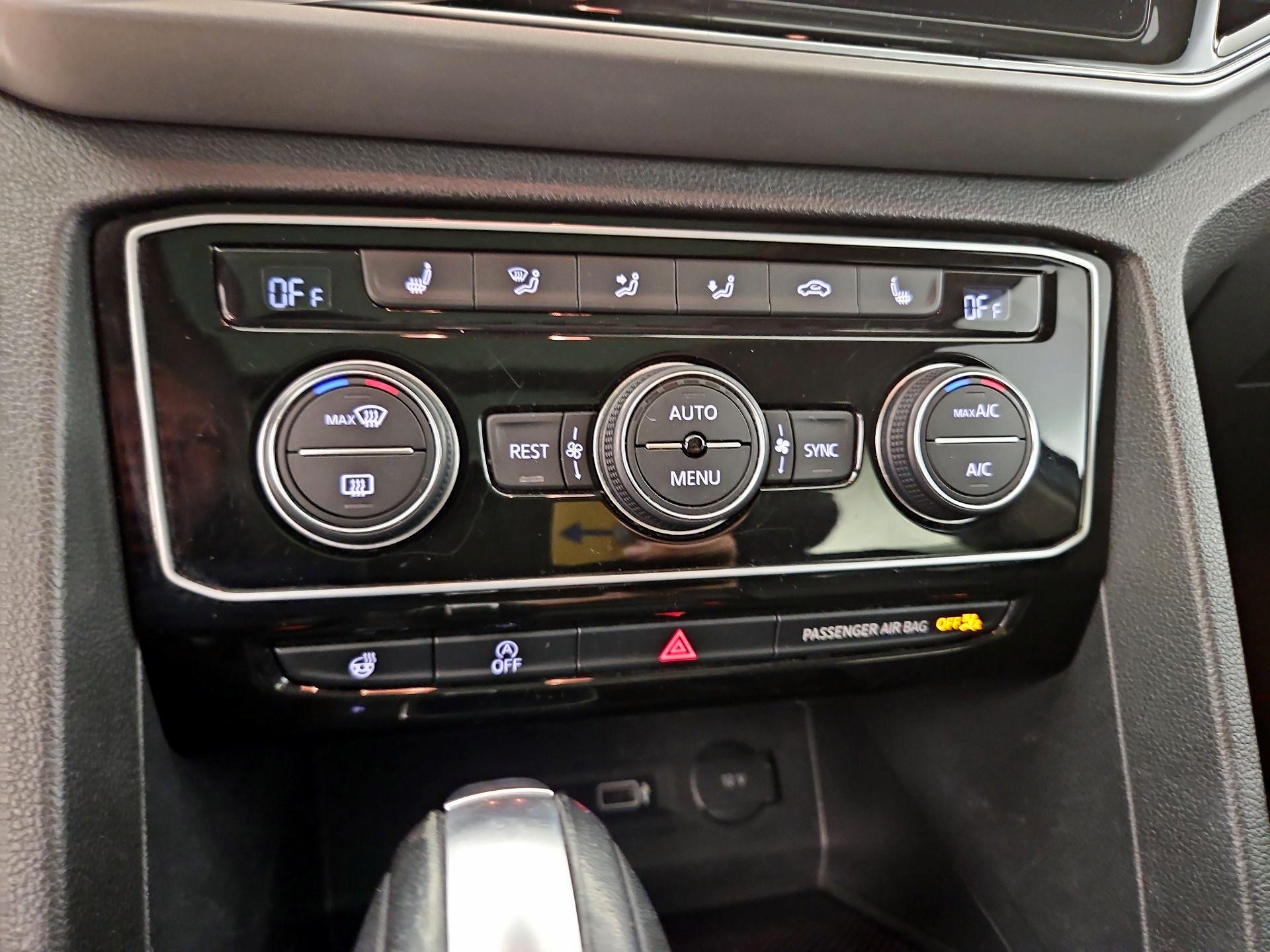 Thumbnail: 2019 Volkswagen Atlas - 16