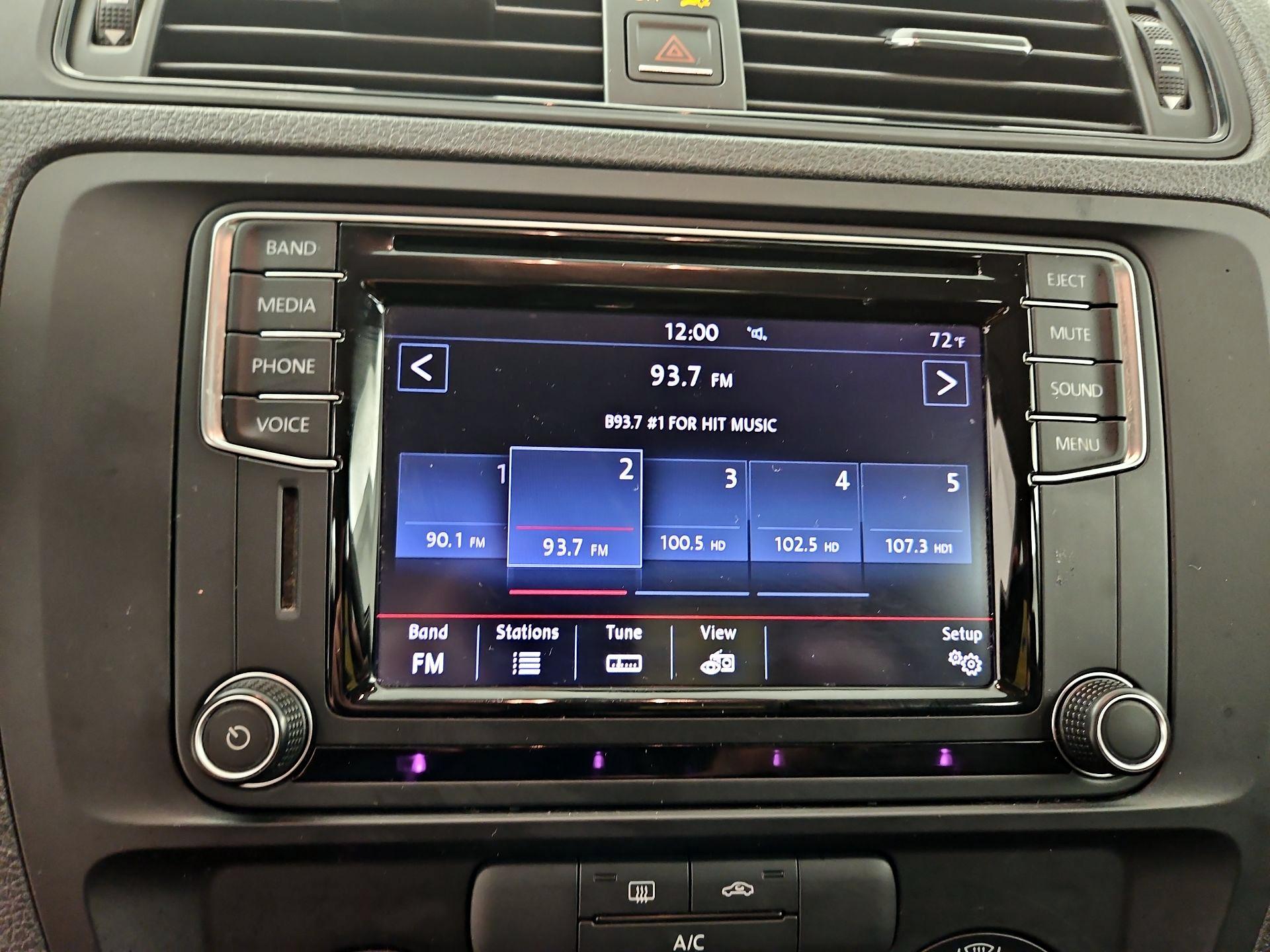 Thumbnail: 2016 Volkswagen Jetta - 15