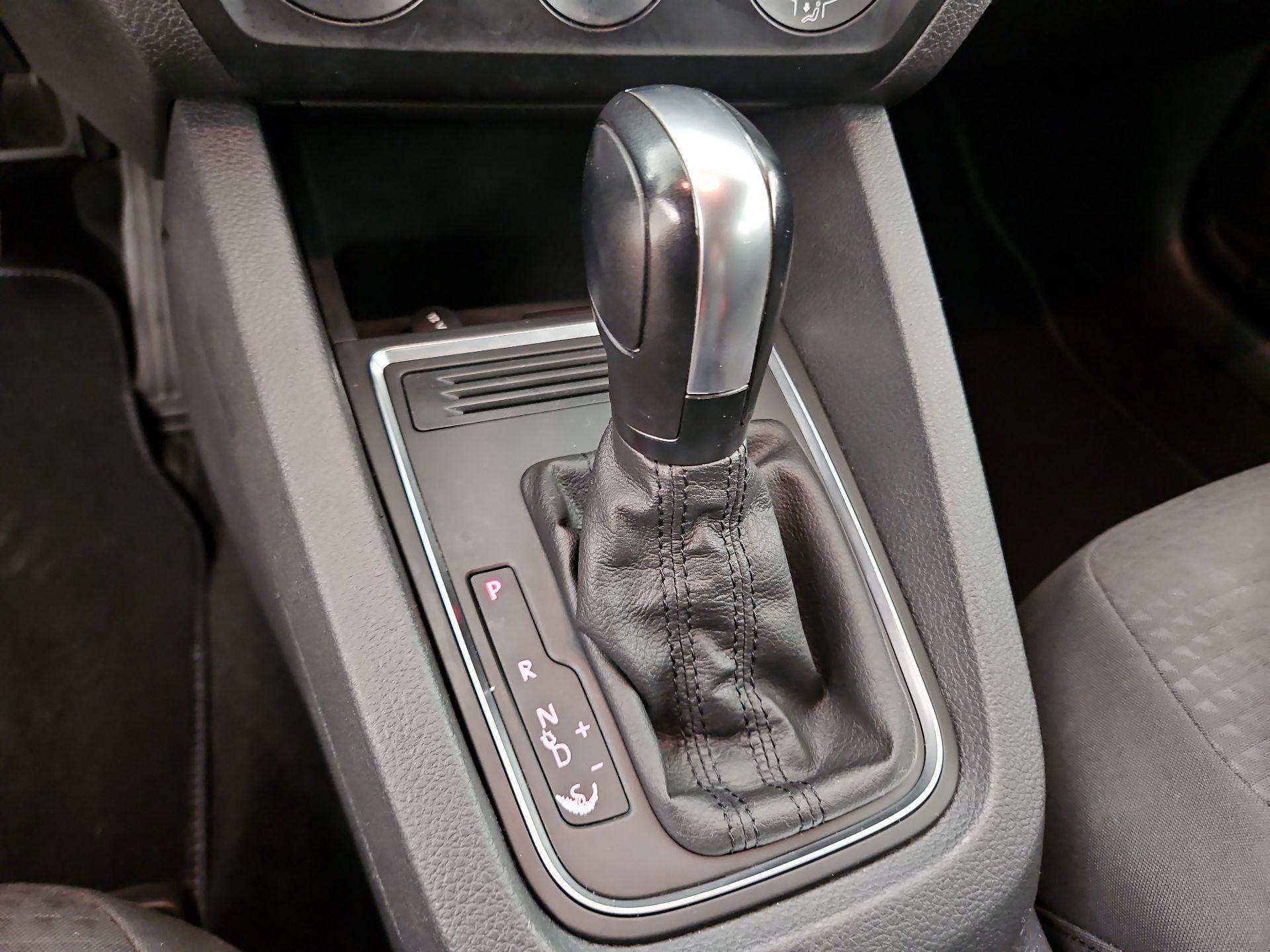 Thumbnail: 2016 Volkswagen Jetta - 17