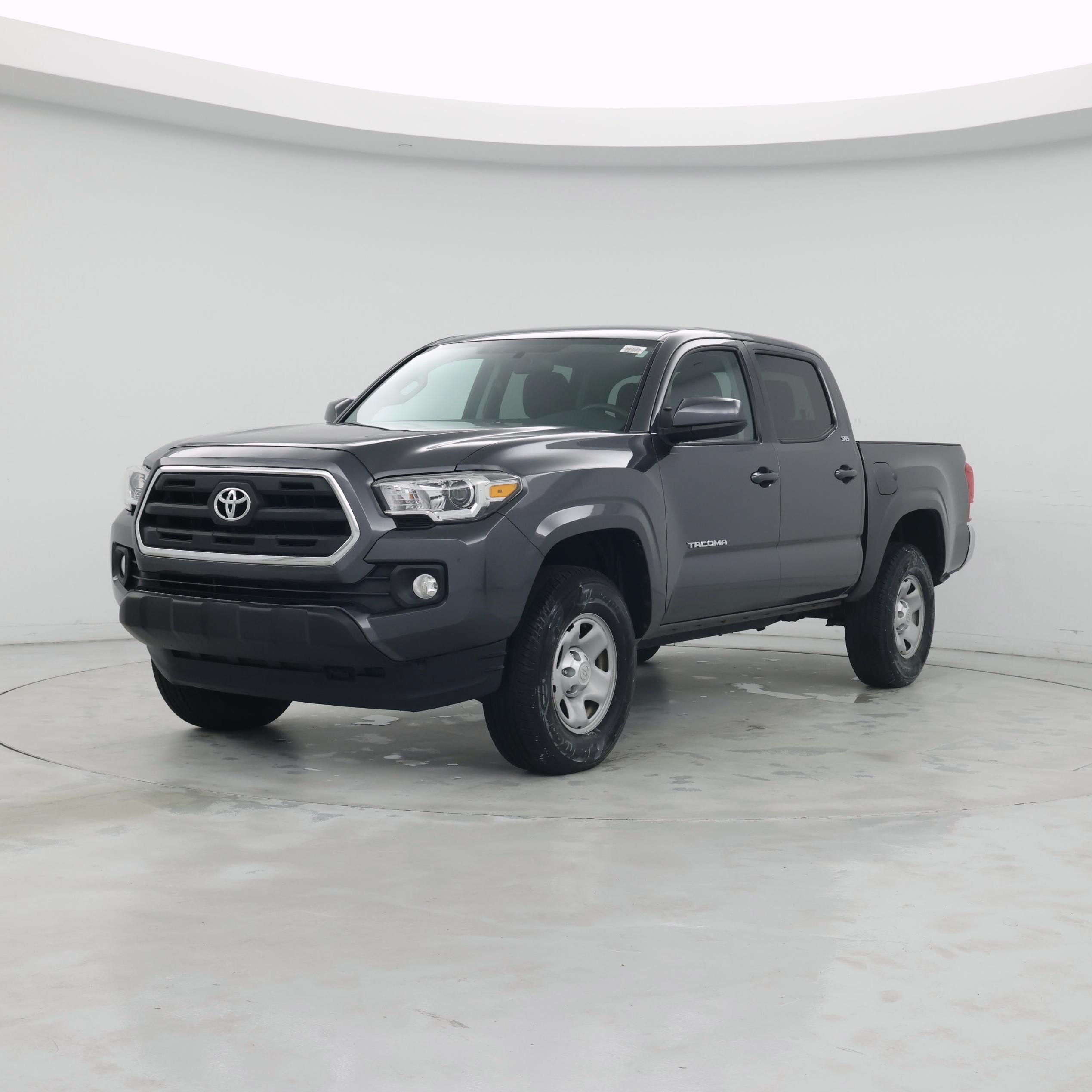 Thumbnail: 2017 Toyota Tacoma - 4