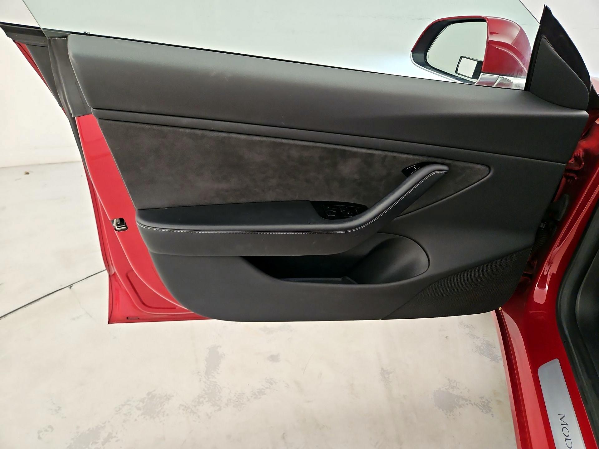 Thumbnail: 2018 Tesla Model 3 - 12