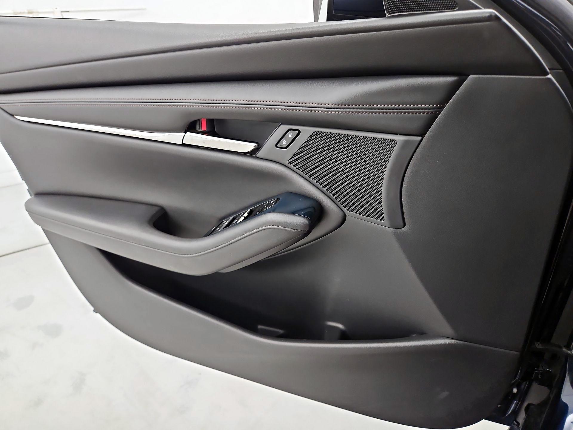 Thumbnail: 2019 Mazda Mazda3 - 12