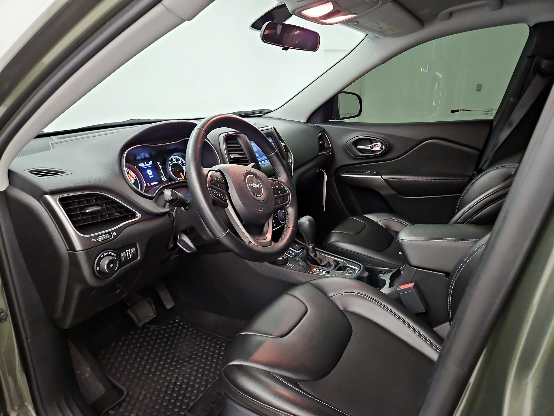 Thumbnail: 2020 Jeep Cherokee - 11