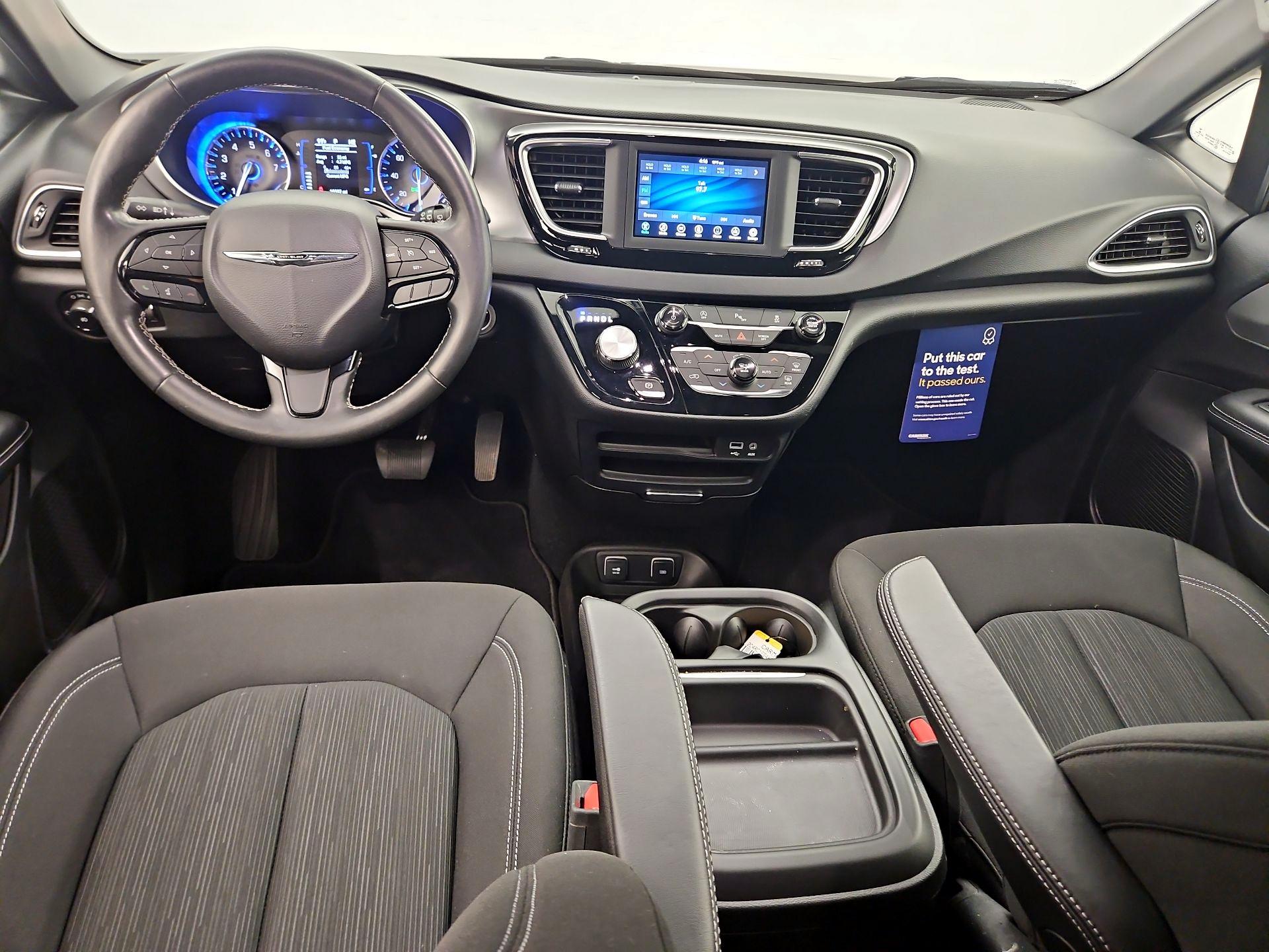Thumbnail: 2019 Chrysler Pacifica - 9