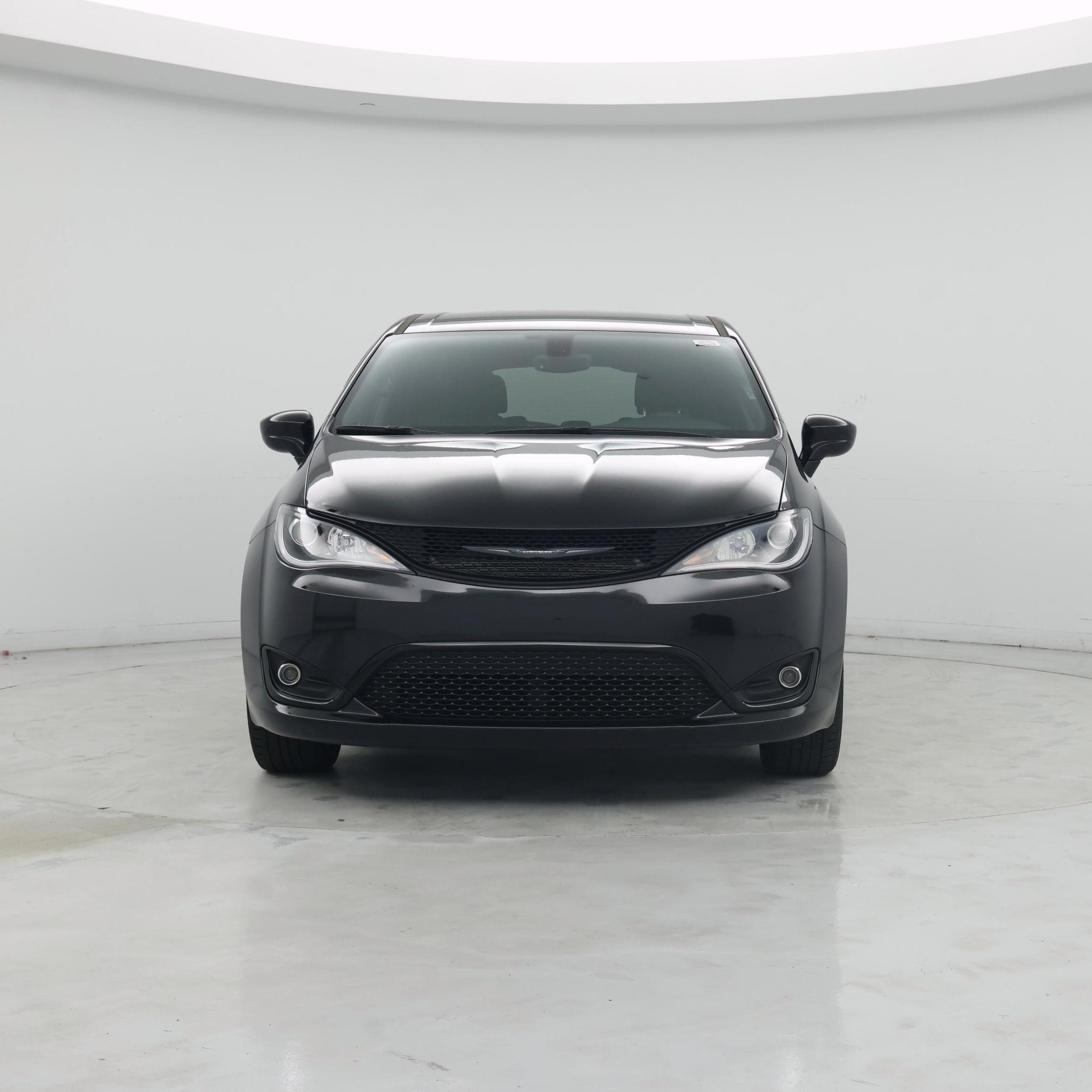 Thumbnail: 2019 Chrysler Pacifica - 5