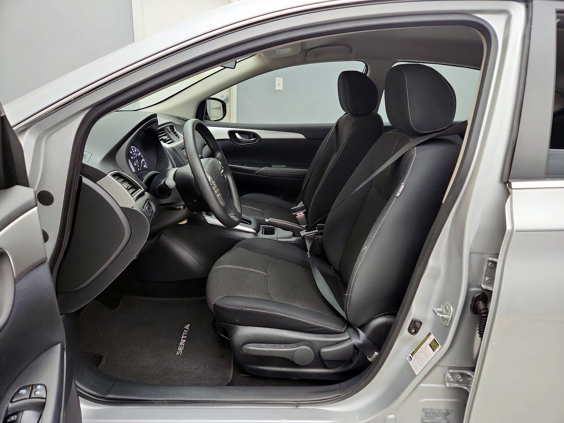 Thumbnail: 2016 Nissan Sentra - 11
