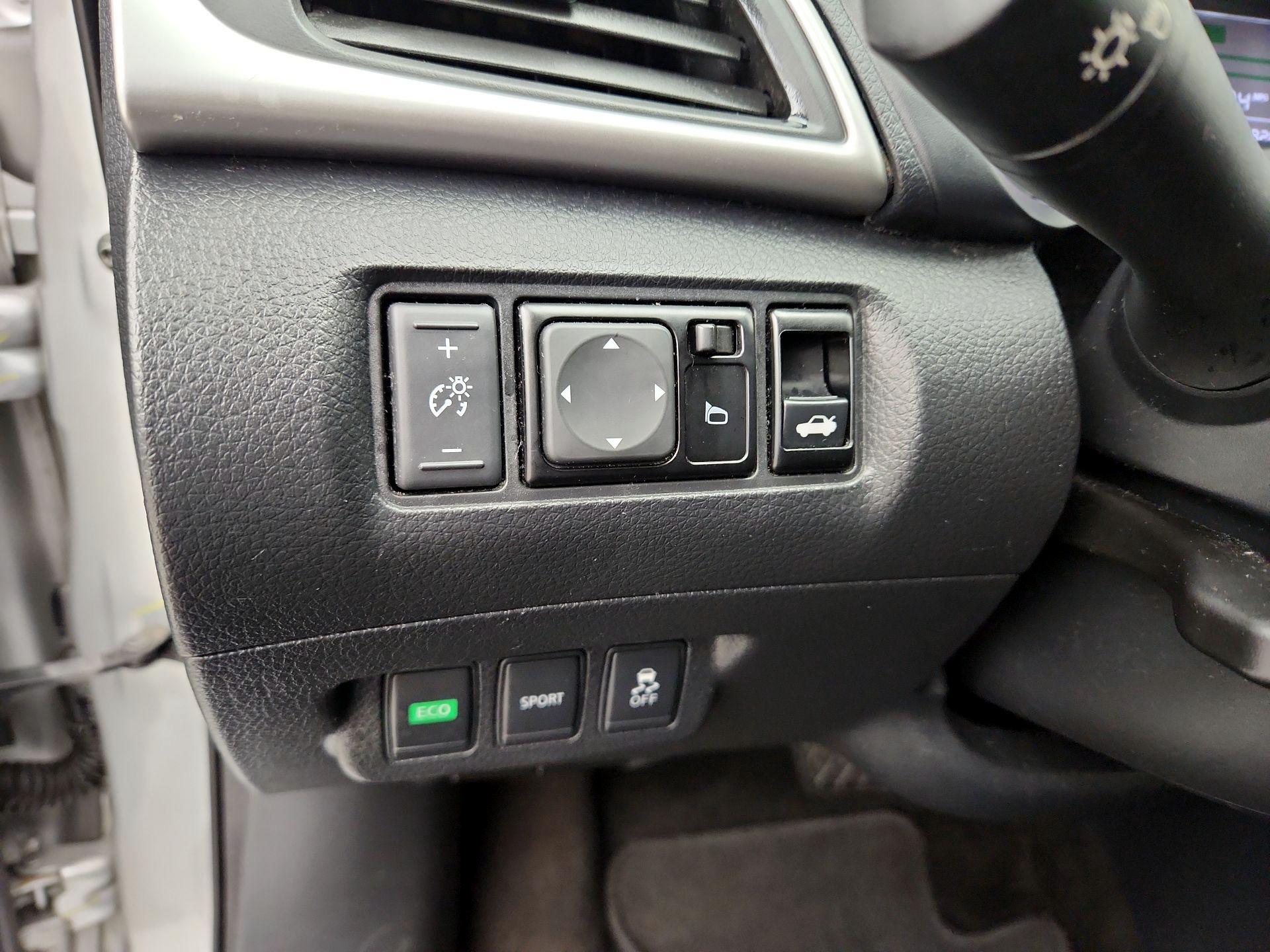 Thumbnail: 2016 Nissan Sentra - 13