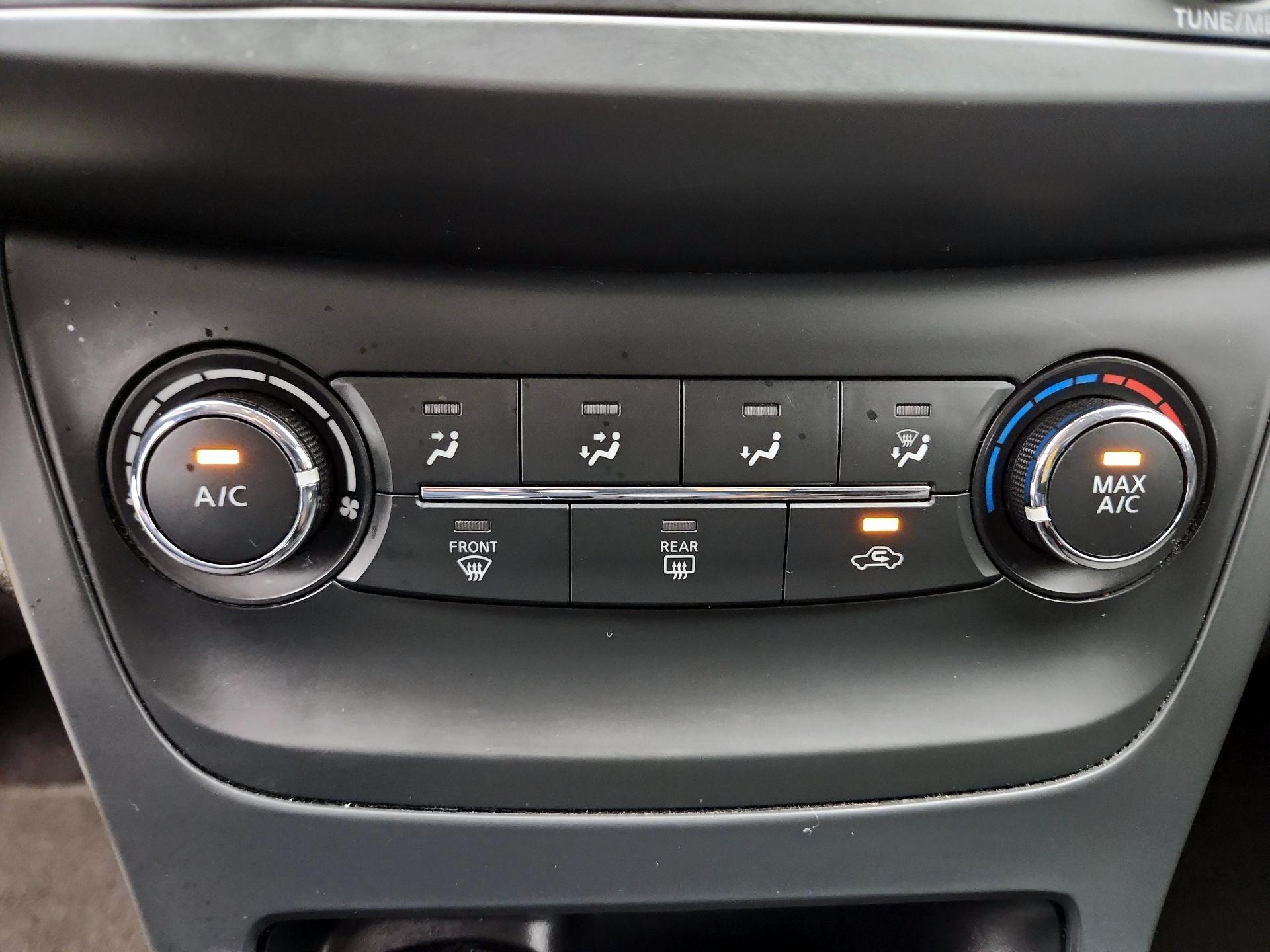 Thumbnail: 2016 Nissan Sentra - 15