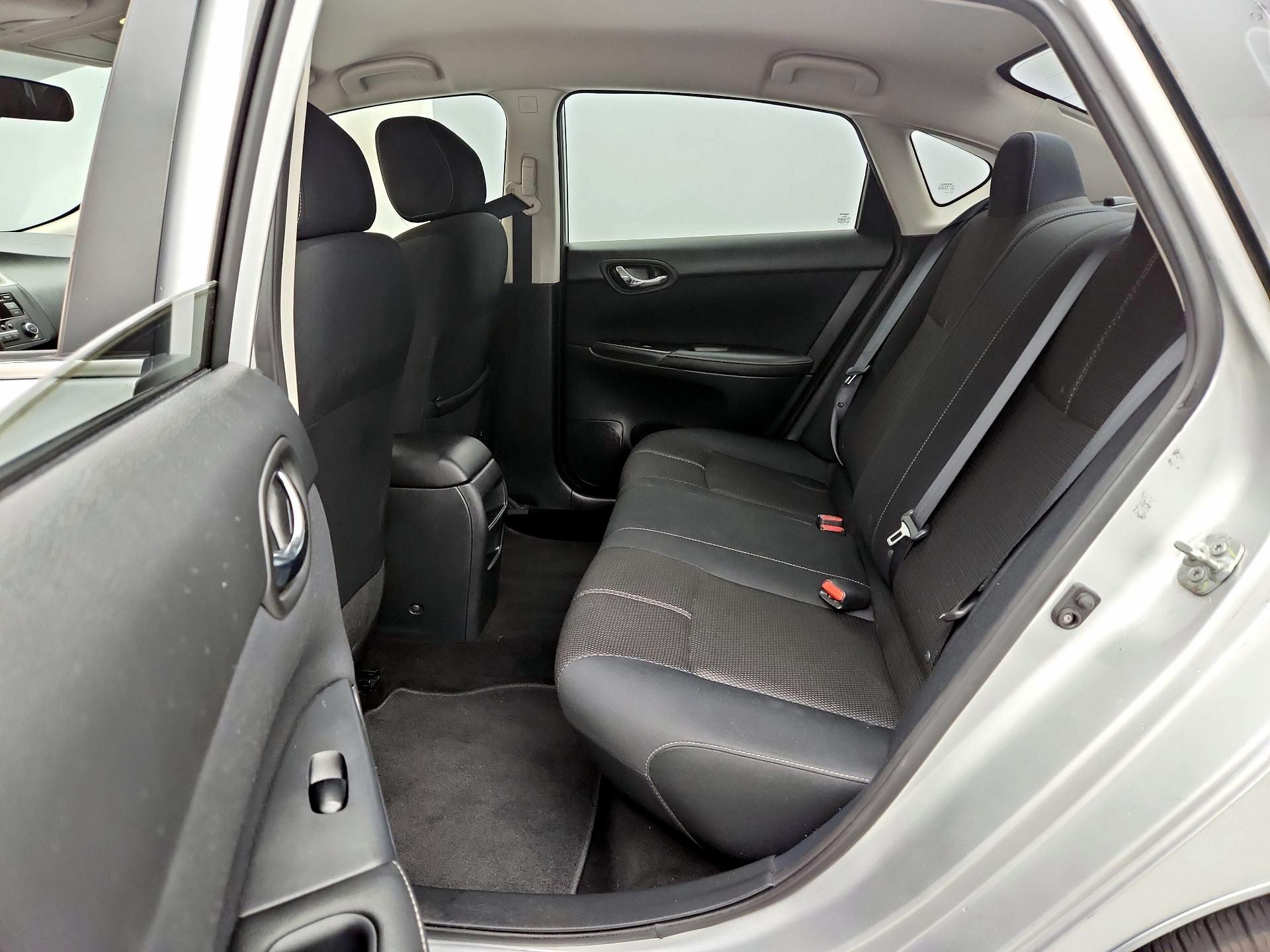 Thumbnail: 2016 Nissan Sentra - 18