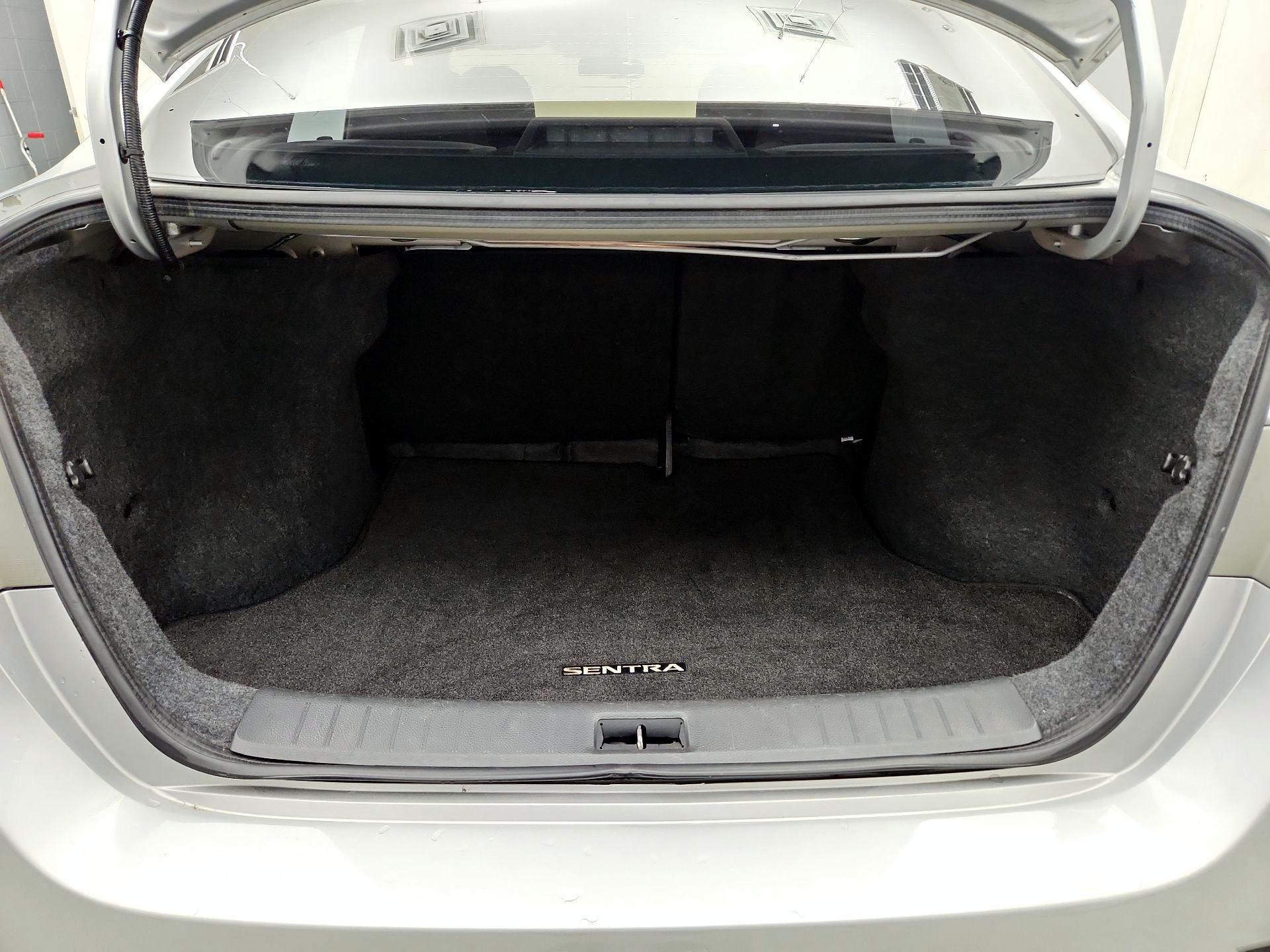 Thumbnail: 2016 Nissan Sentra - 19
