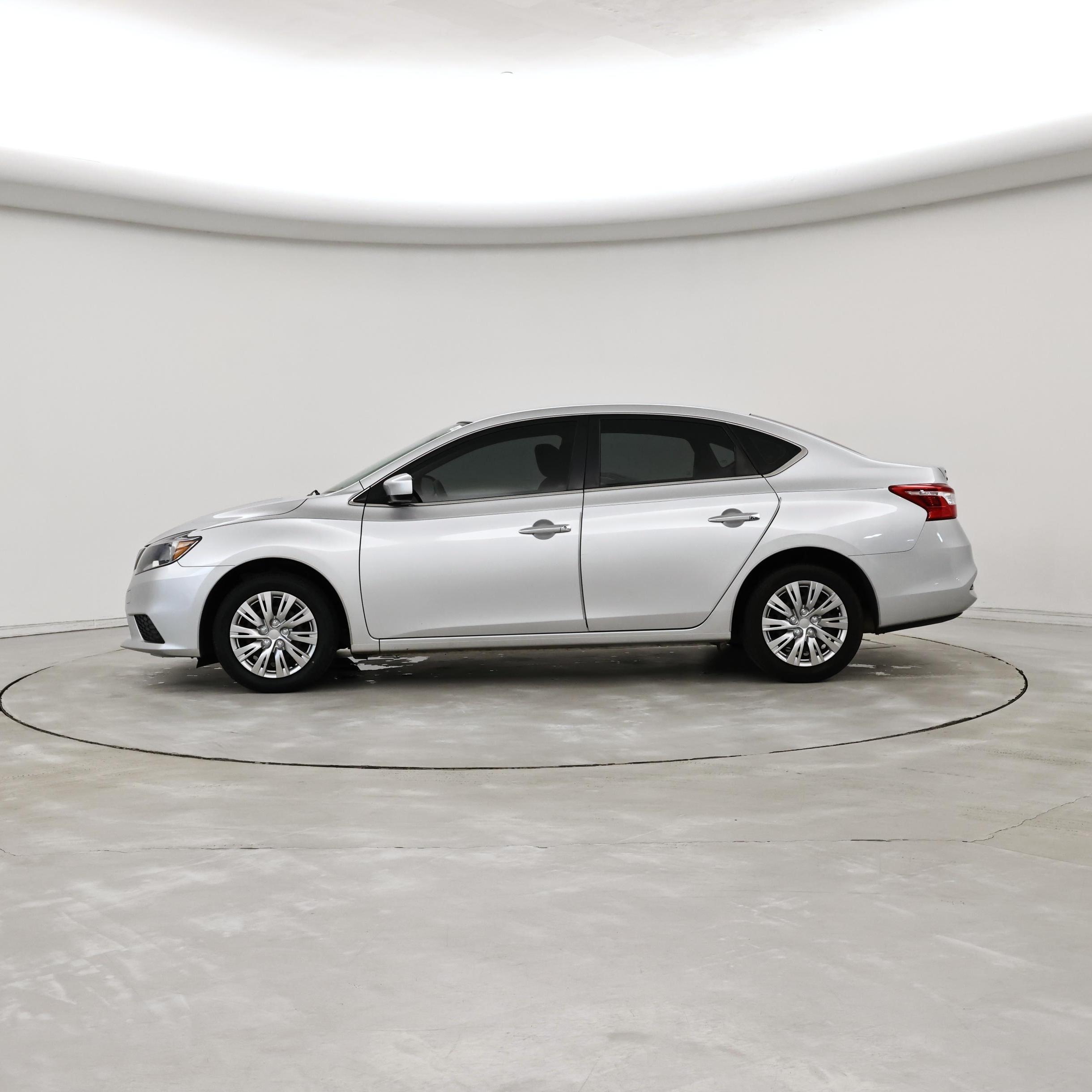 Thumbnail: 2016 Nissan Sentra - 3